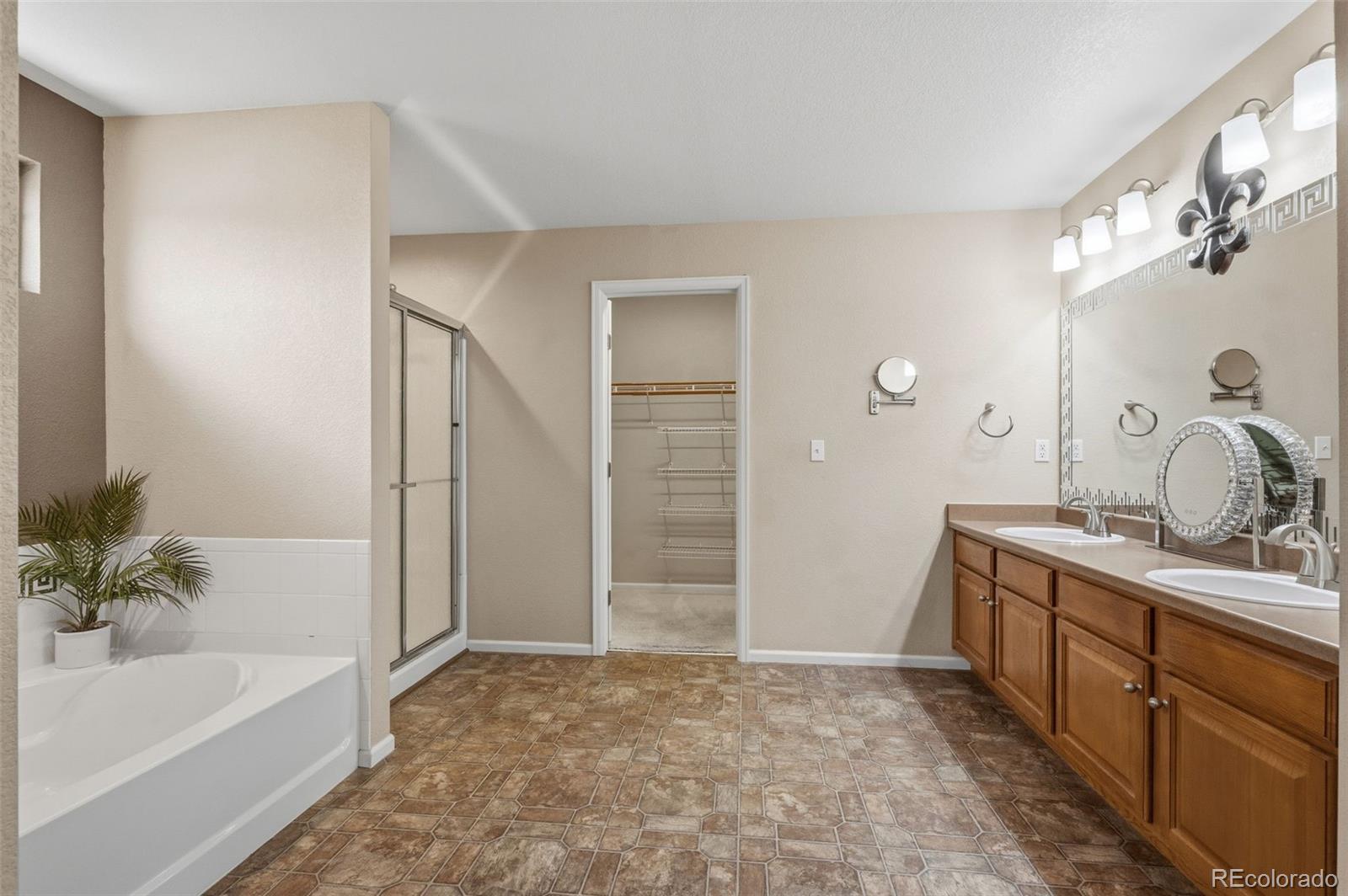 MLS Image #23 for 21518 e 48th place,denver, Colorado