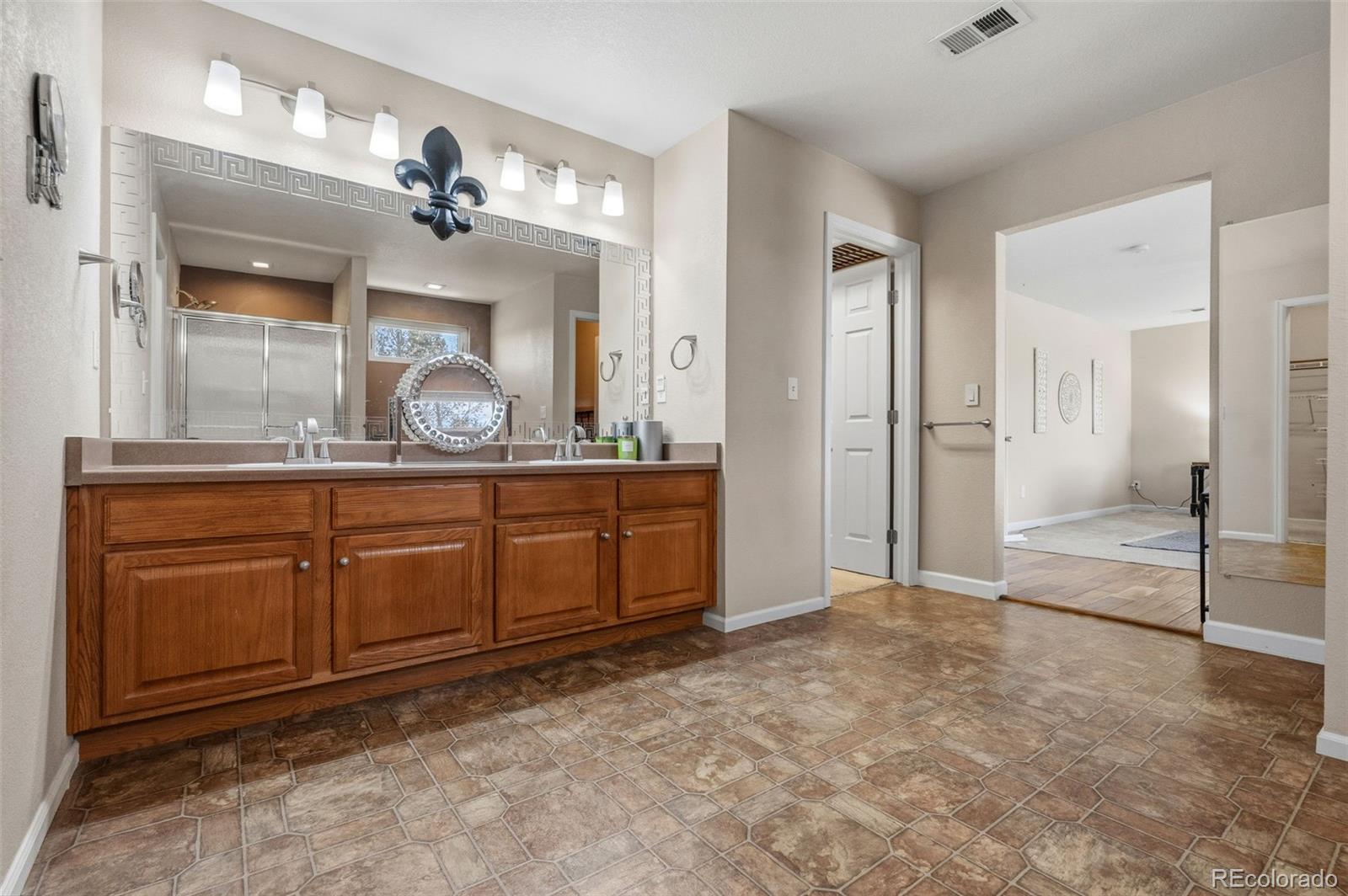 MLS Image #25 for 21518 e 48th place,denver, Colorado