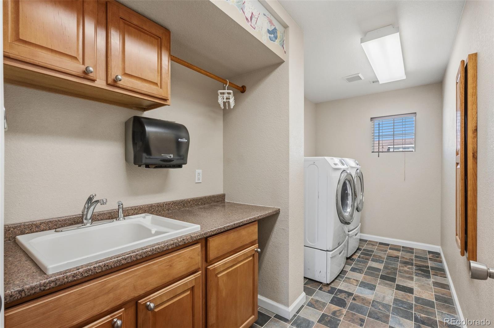 MLS Image #29 for 21518 e 48th place,denver, Colorado