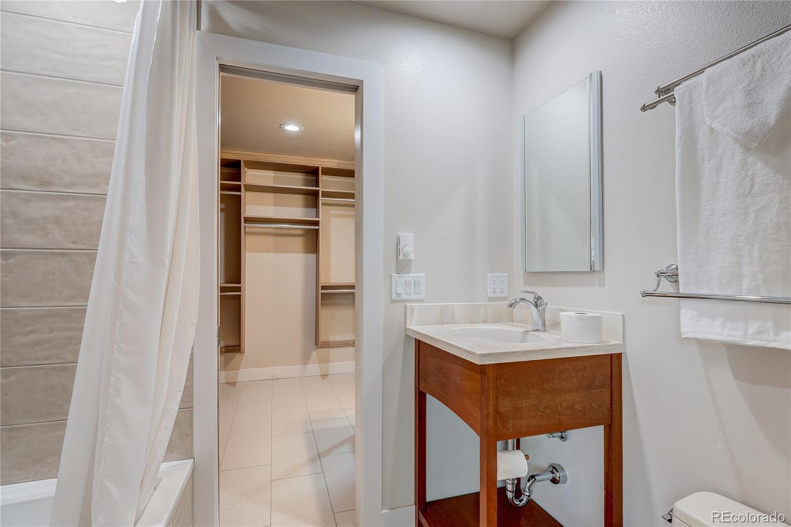 MLS Image #37 for 2512 s worchester court f,aurora, Colorado