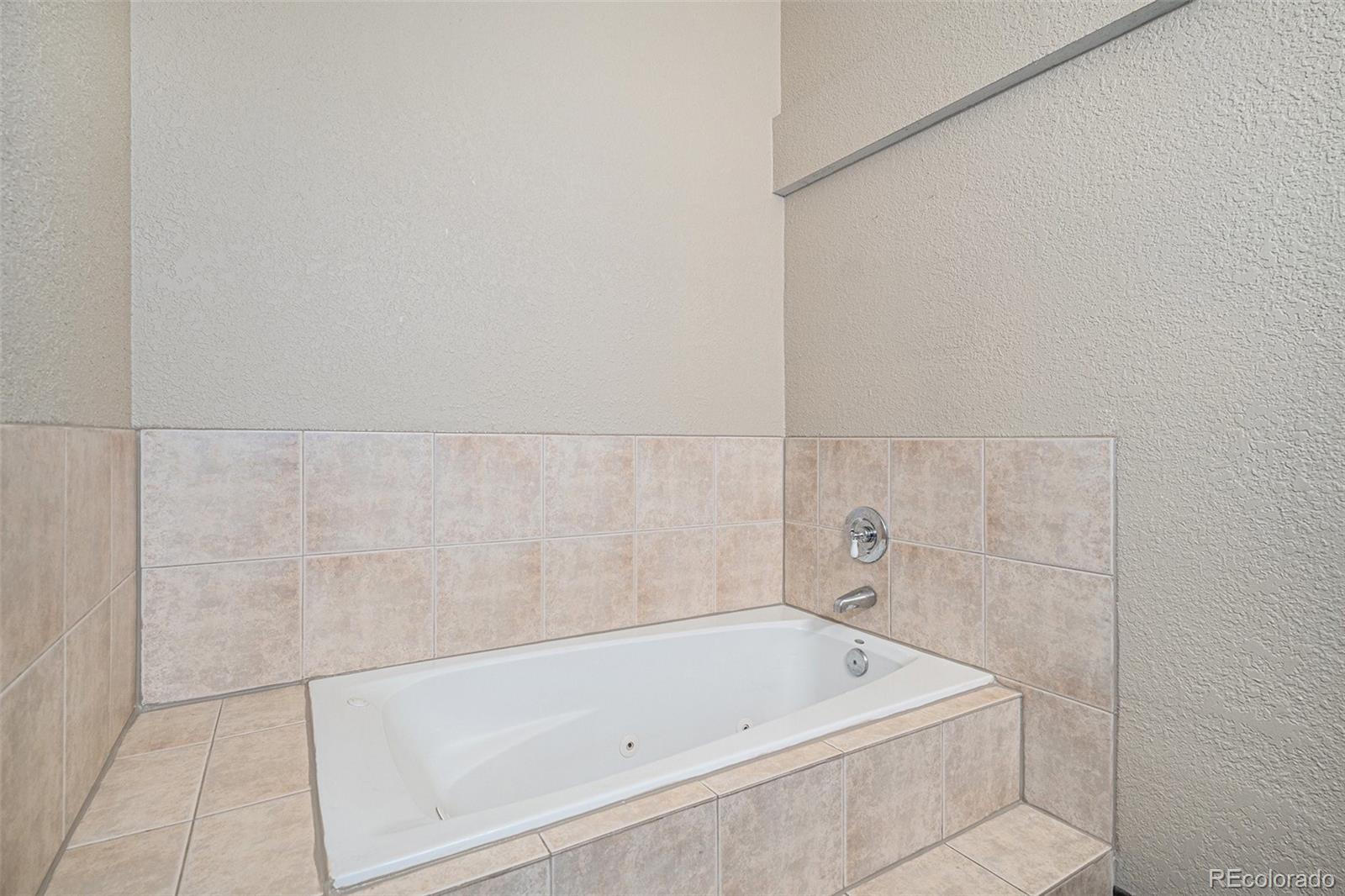 MLS Image #18 for 6325 s oak way,littleton, Colorado