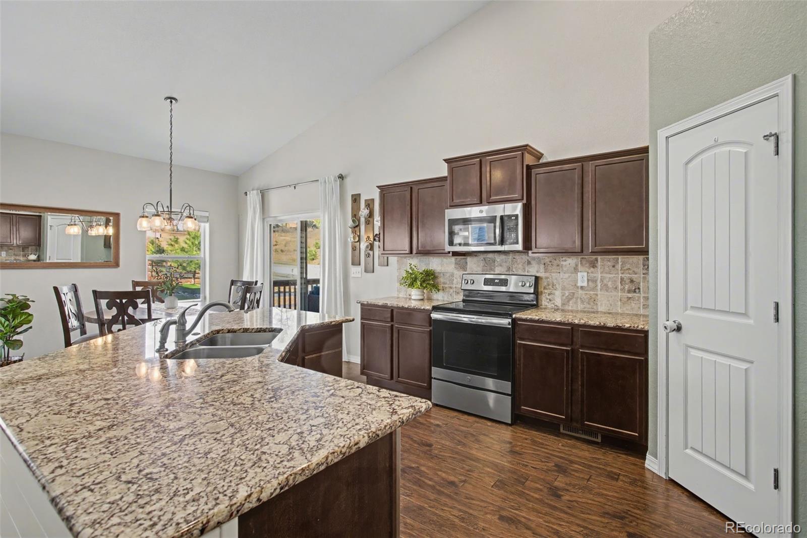MLS Image #10 for 19454  lindenmere drive,monument, Colorado