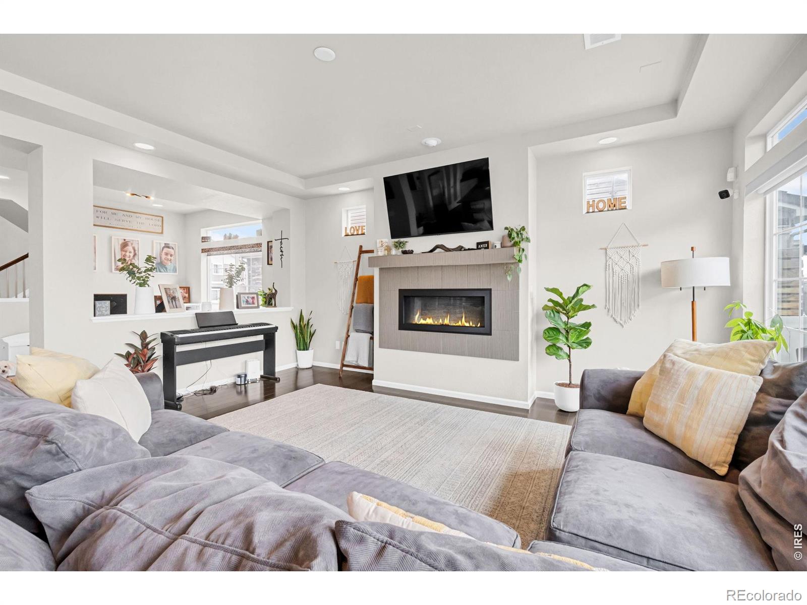 MLS Image #4 for 5038  silverwood drive,johnstown, Colorado