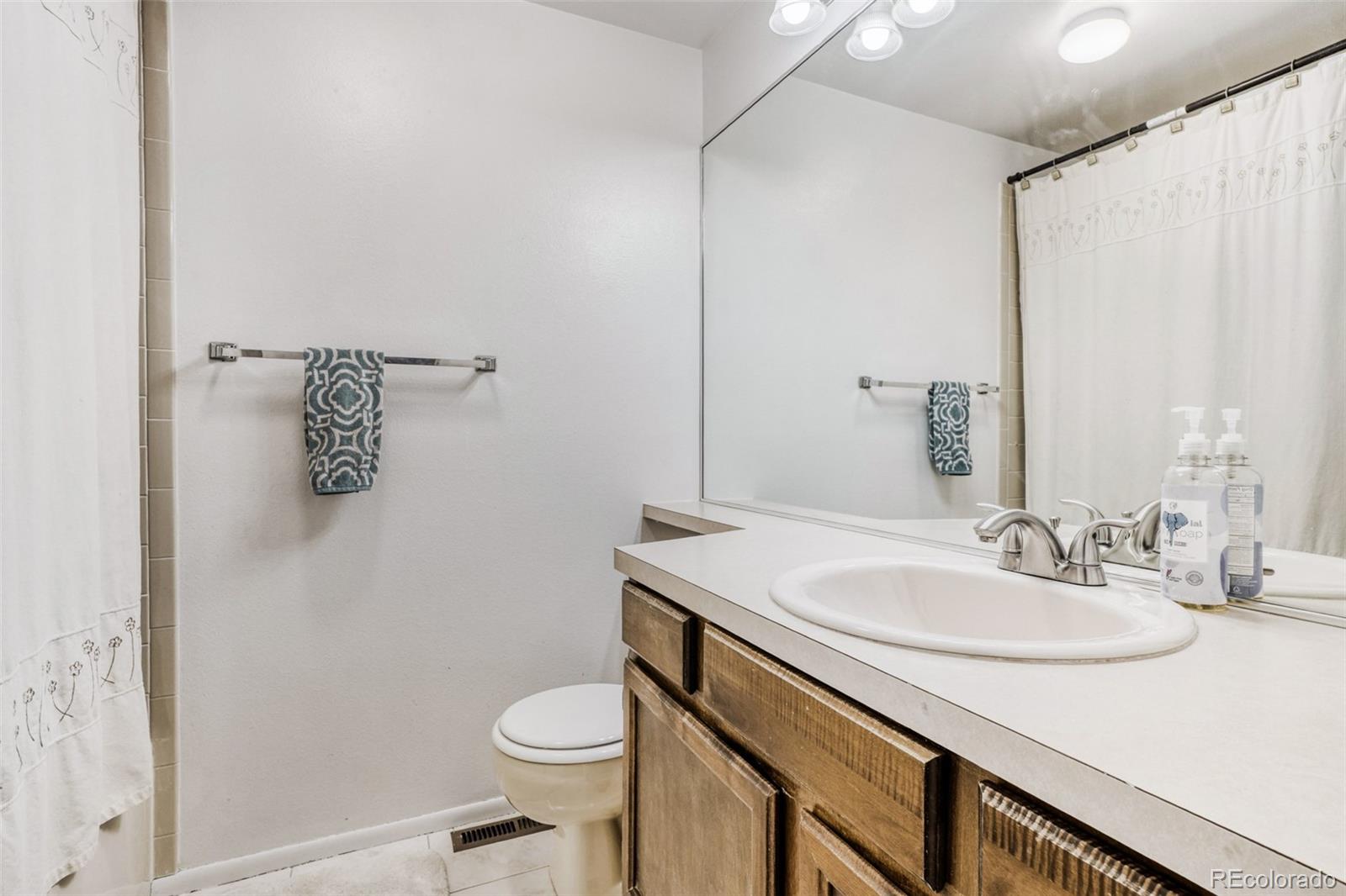 MLS Image #10 for 4363 s blackhawk way,aurora, Colorado