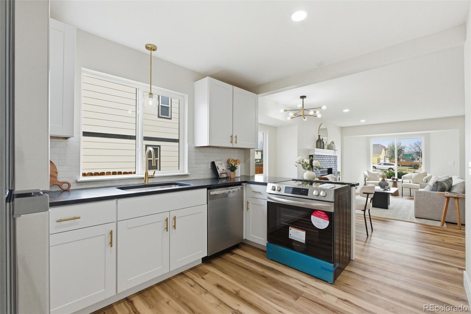 MLS Image #10 for 14503 e 44th avenue,denver, Colorado