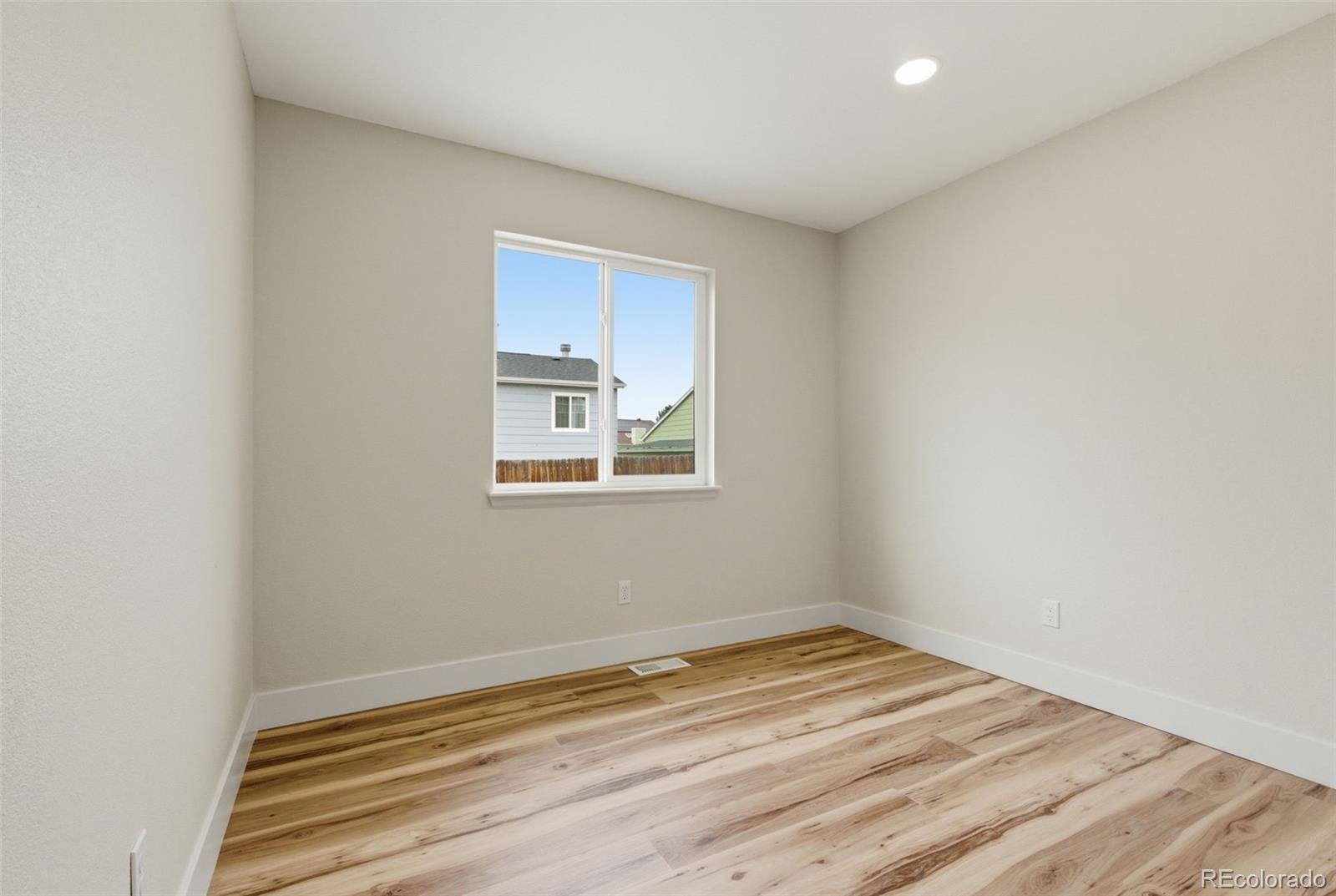 MLS Image #11 for 14503 e 44th avenue,denver, Colorado