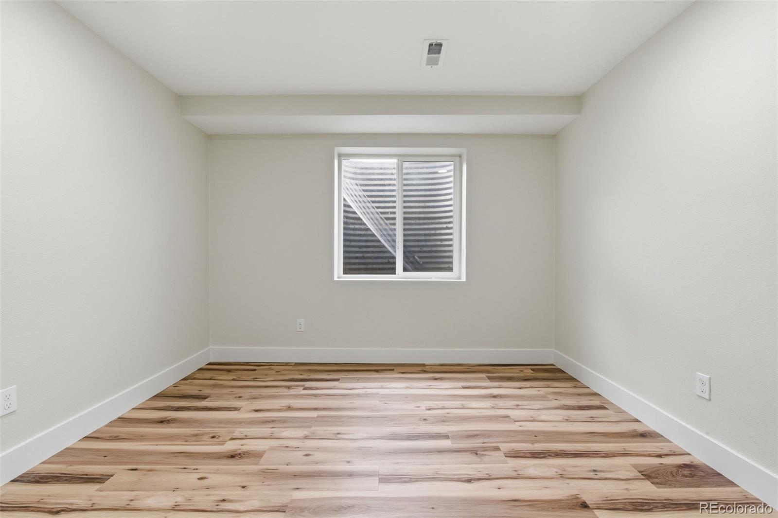 MLS Image #14 for 14503 e 44th avenue,denver, Colorado
