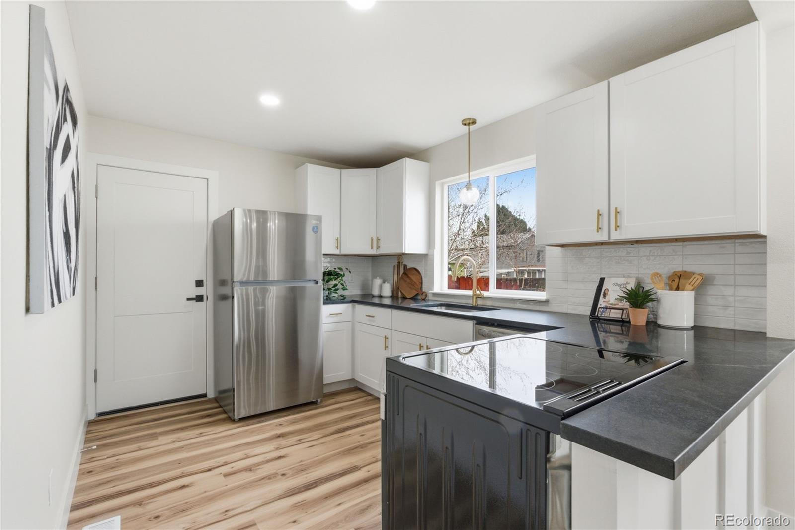 MLS Image #8 for 14503 e 44th avenue,denver, Colorado