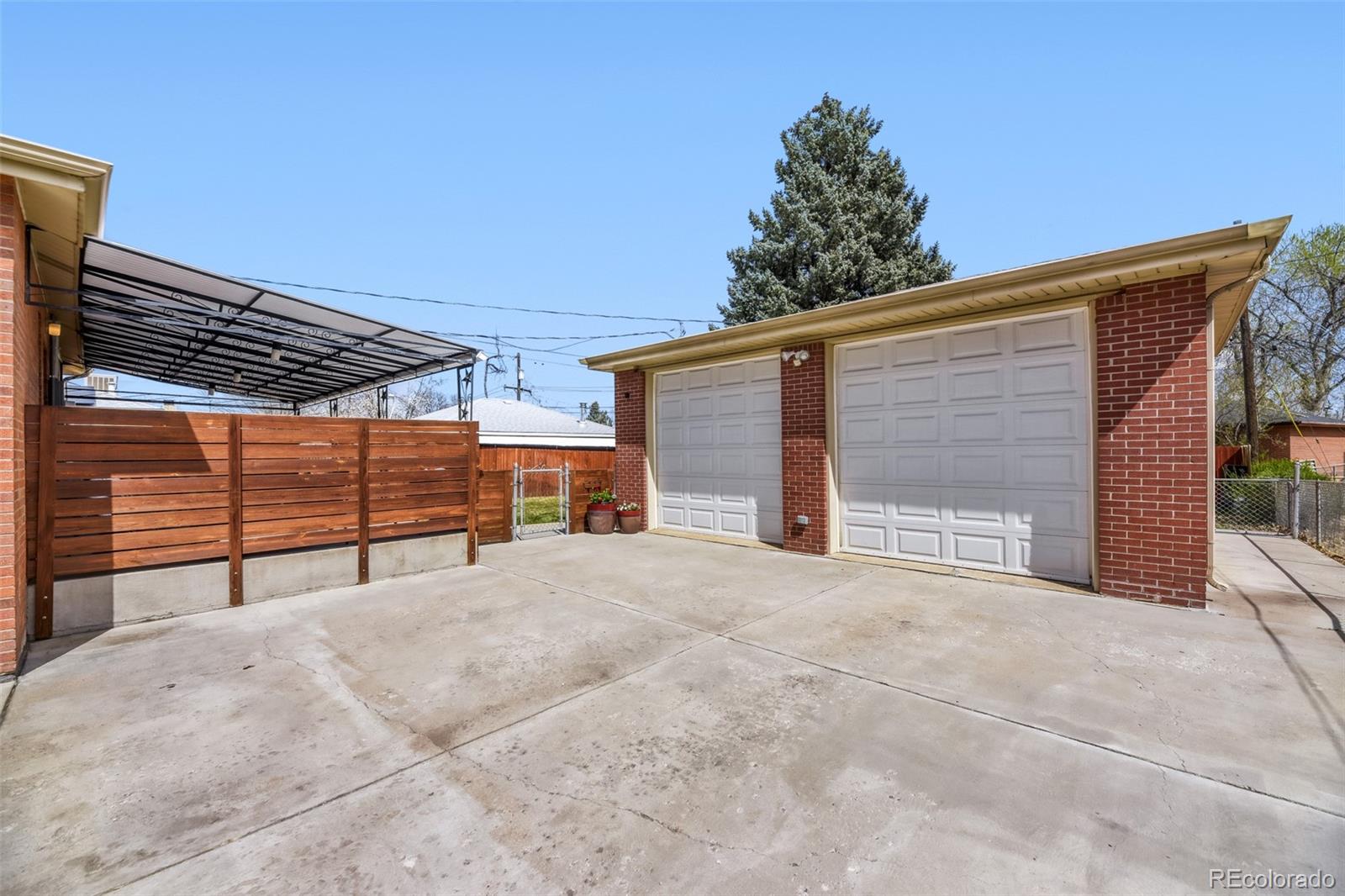 MLS Image #13 for 2568 s zurich court,denver, Colorado