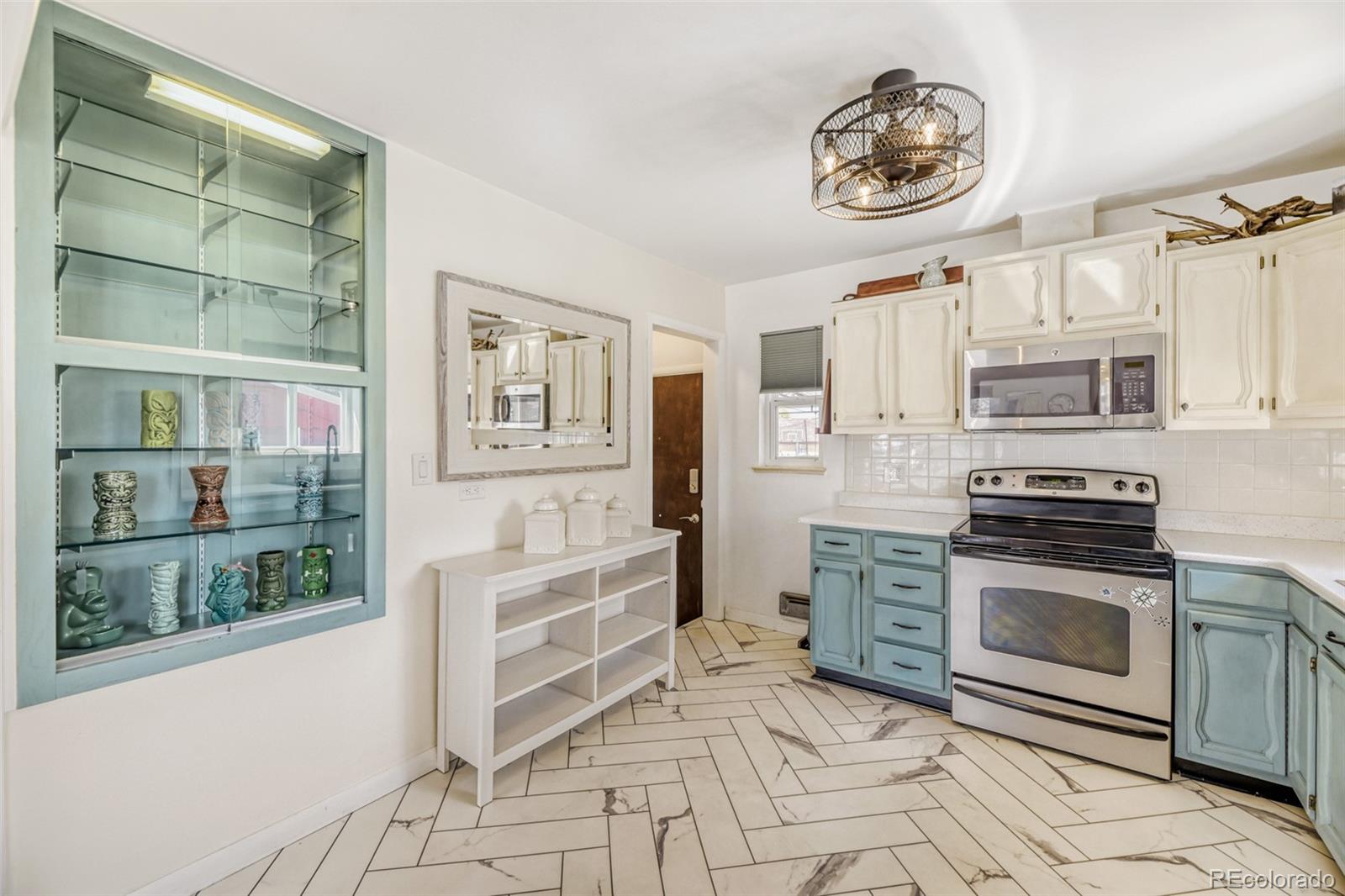 MLS Image #5 for 2568 s zurich court,denver, Colorado