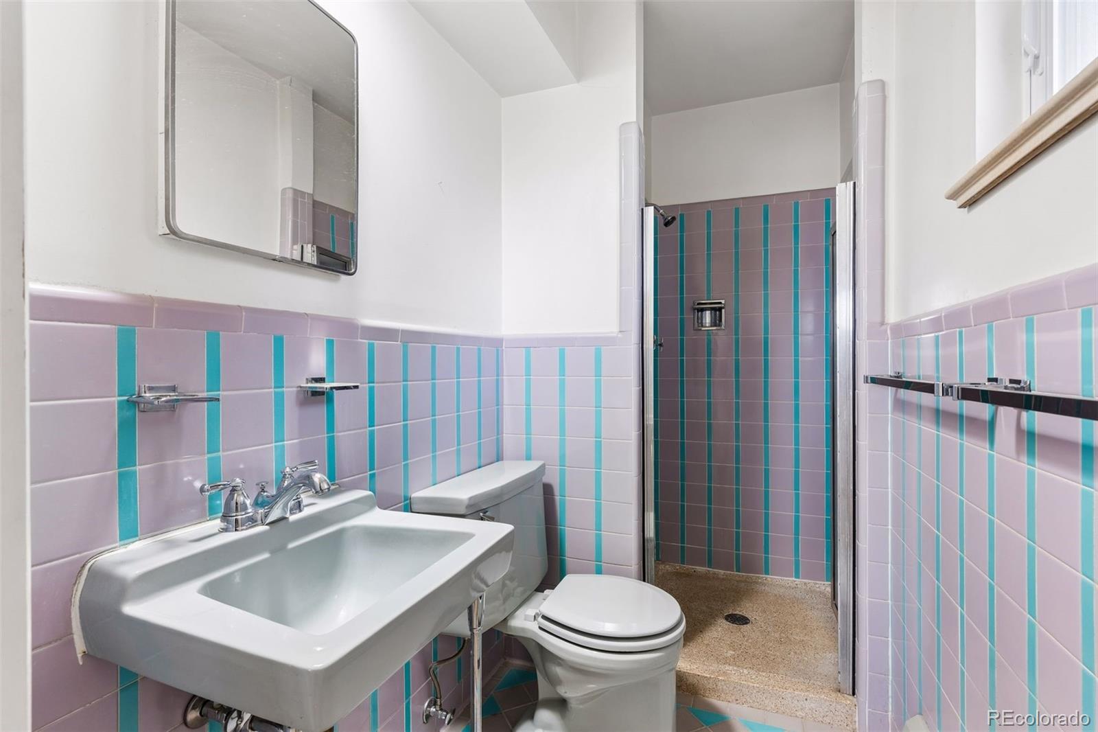 MLS Image #18 for 3020 s university boulevard,denver, Colorado