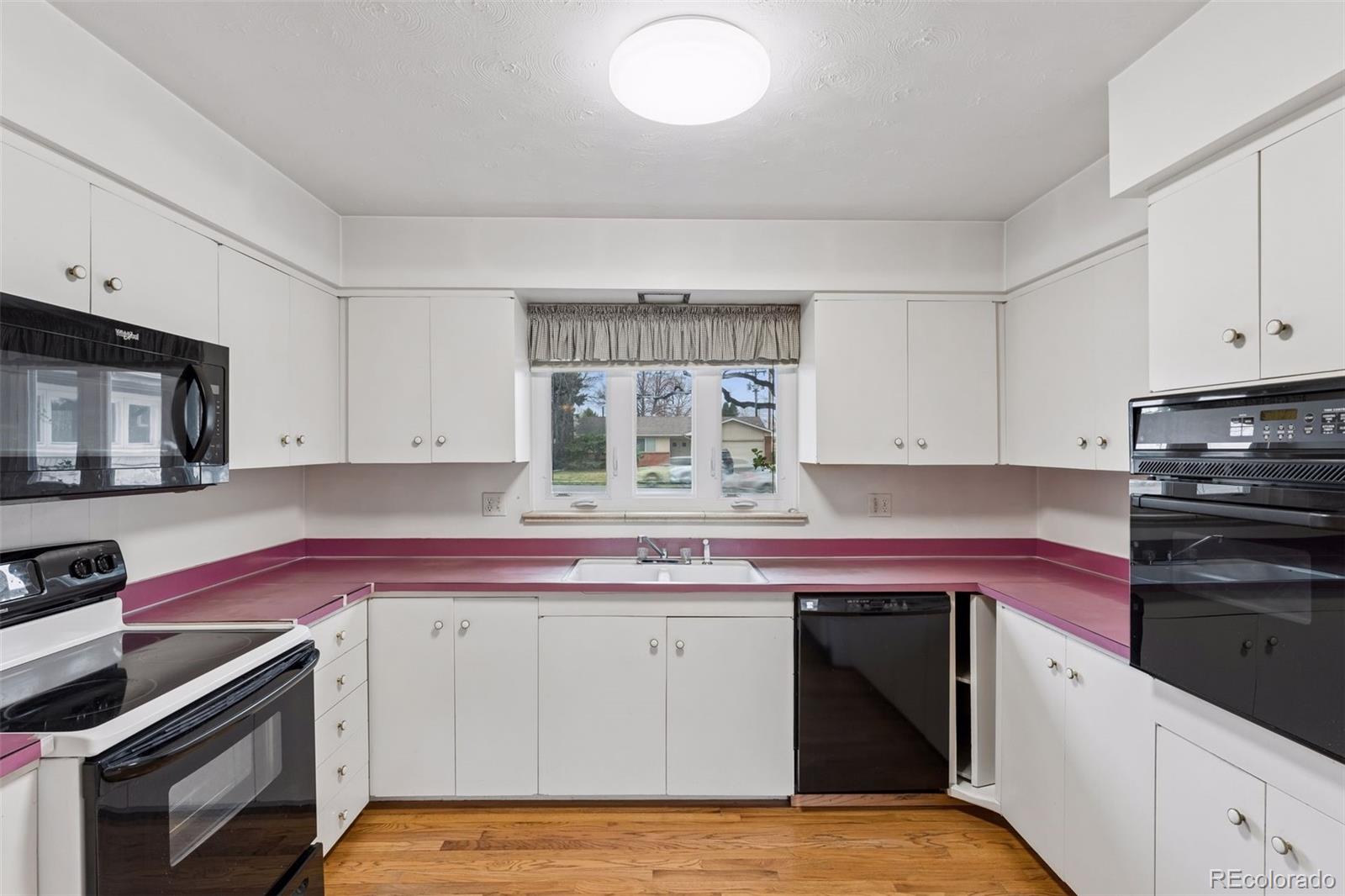 MLS Image #9 for 3020 s university boulevard,denver, Colorado
