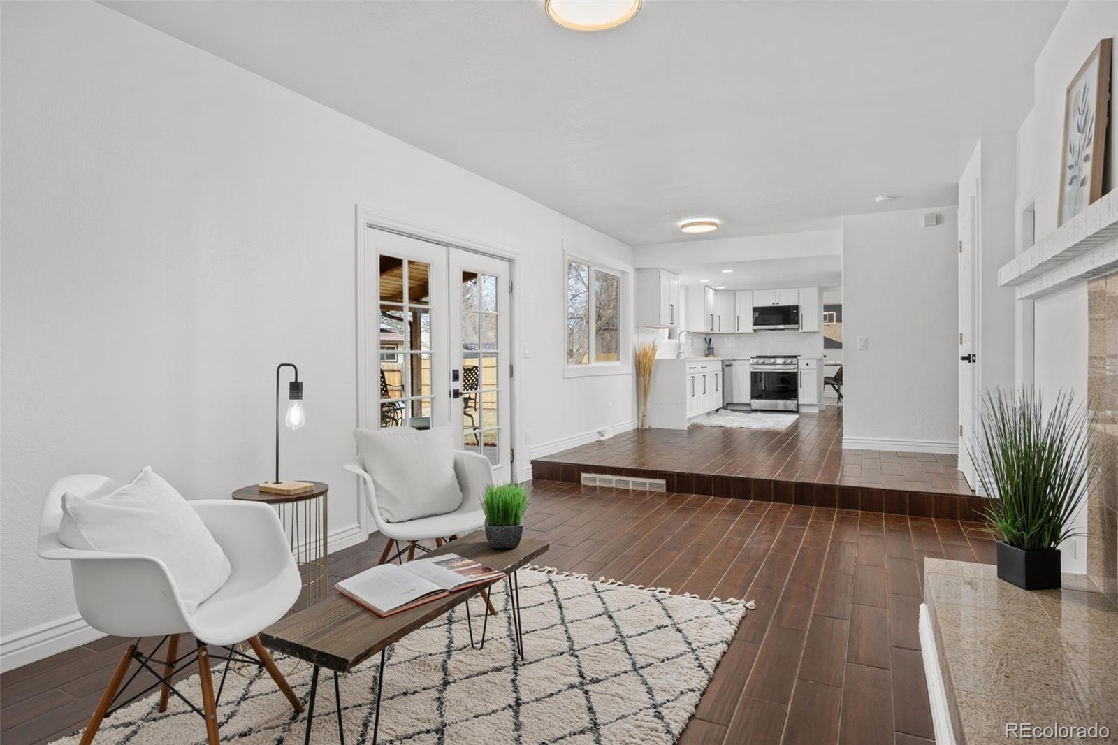 MLS Image #2 for 1607 s oakland street,aurora, Colorado