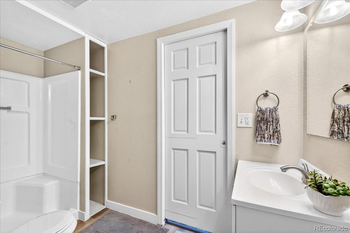 MLS Image #24 for 1410 s oakland street,aurora, Colorado