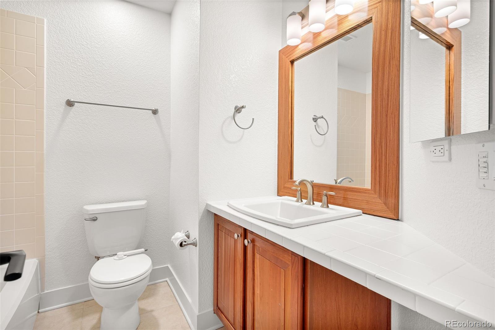 MLS Image #21 for 1028  syracuse street,denver, Colorado