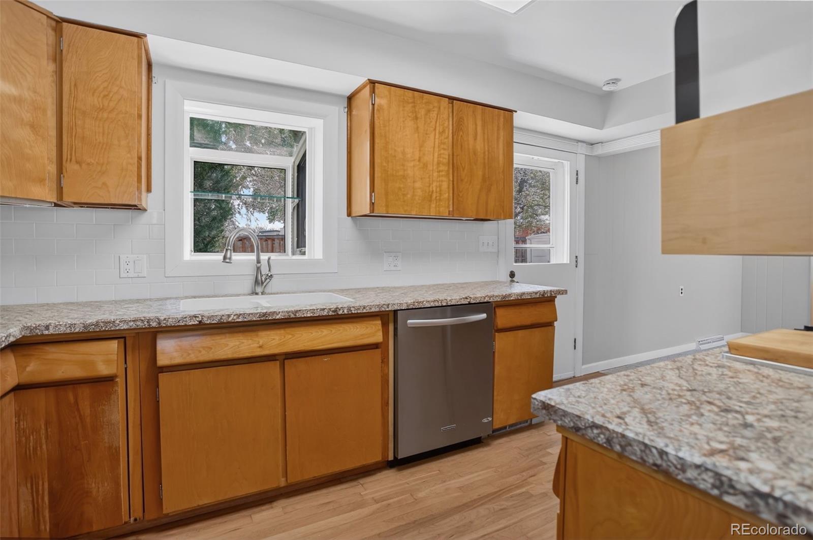 MLS Image #23 for 6106 s valleyview street,littleton, Colorado