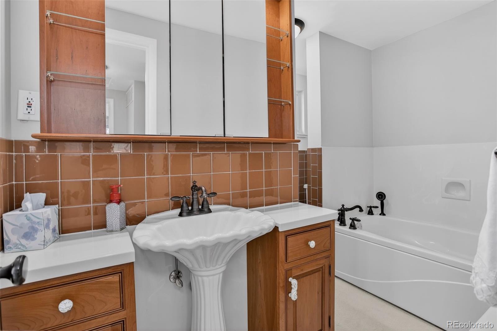 MLS Image #33 for 6106 s valleyview street,littleton, Colorado
