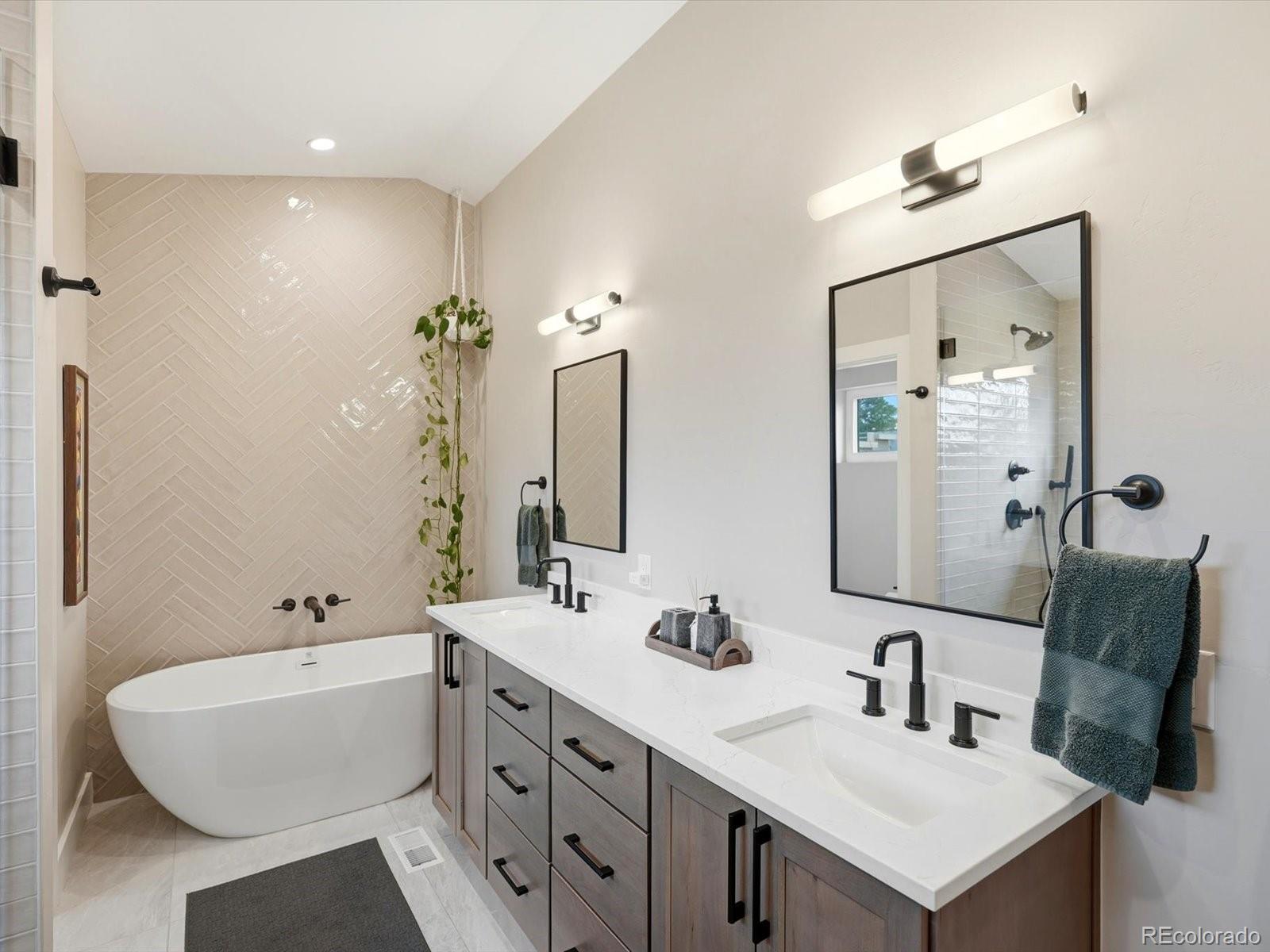 MLS Image #19 for 3280 w hayward place,denver, Colorado