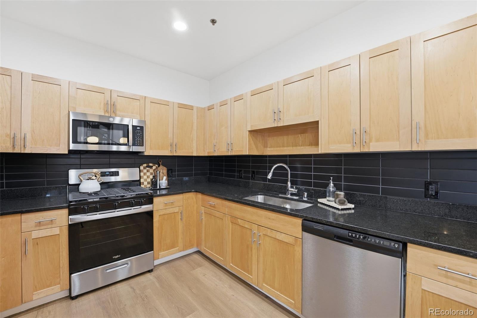 MLS Image #13 for 930  acoma street 305,denver, Colorado