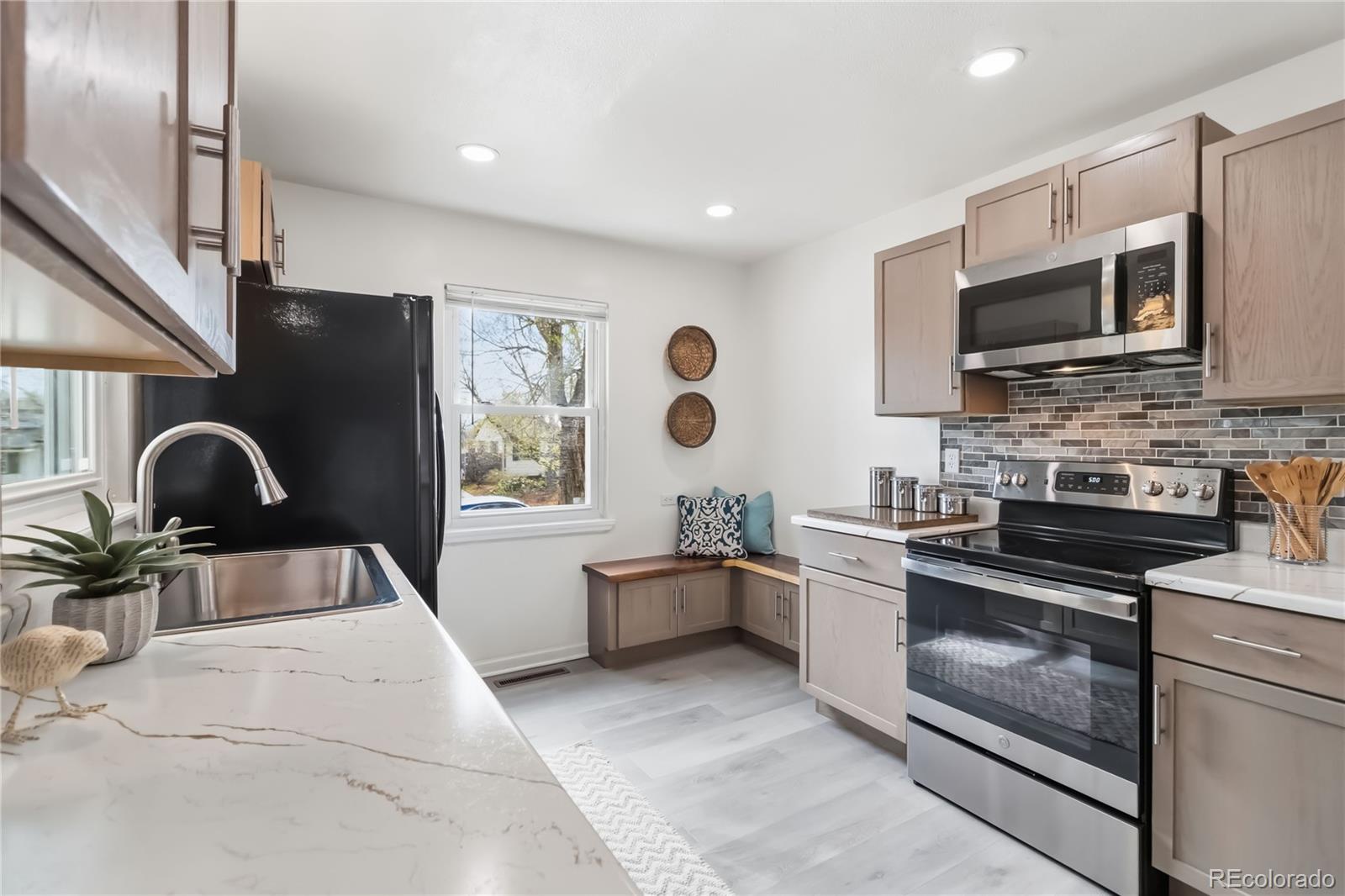 MLS Image #15 for 1225  roslyn street,denver, Colorado