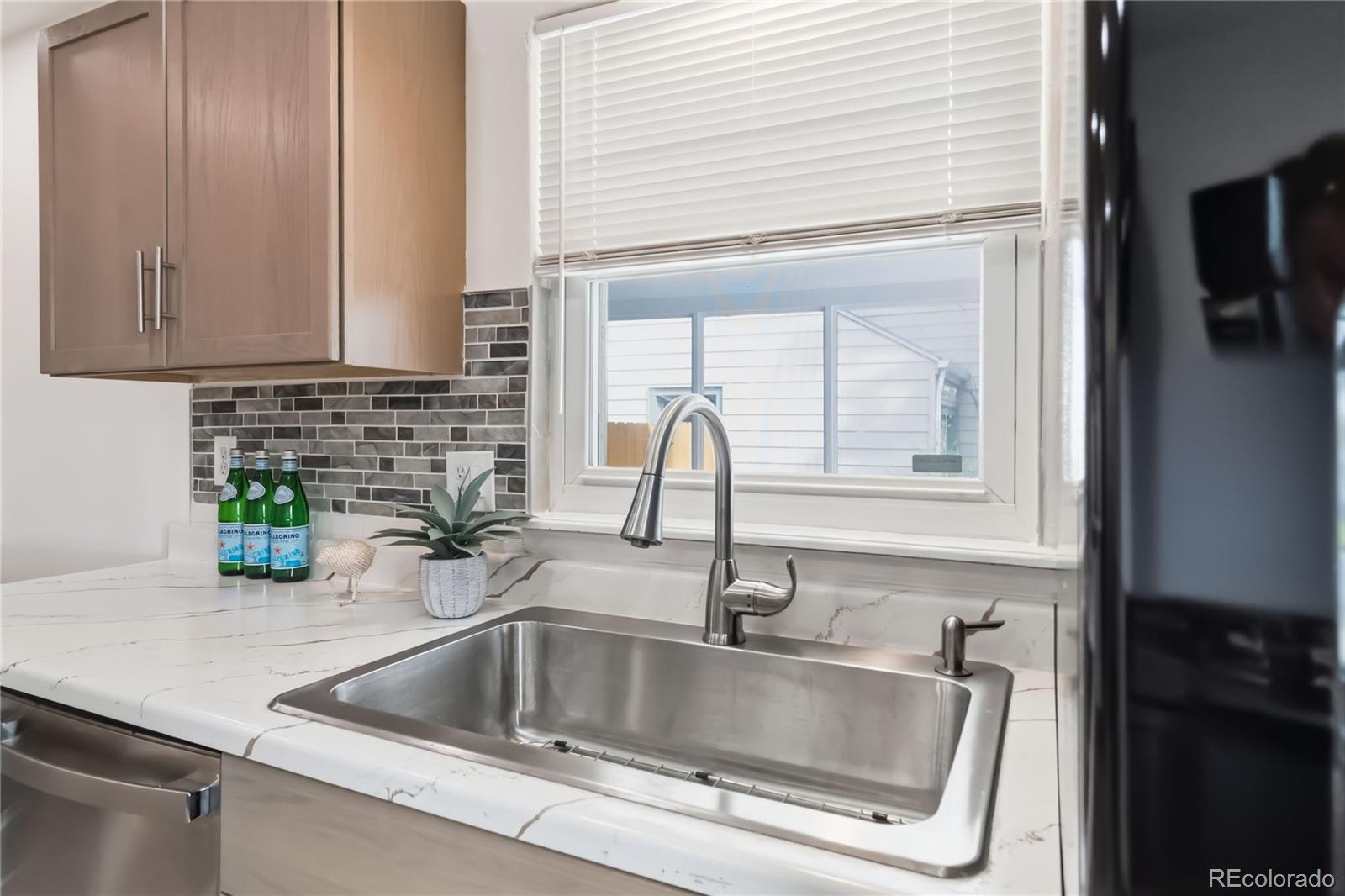 MLS Image #16 for 1225  roslyn street,denver, Colorado