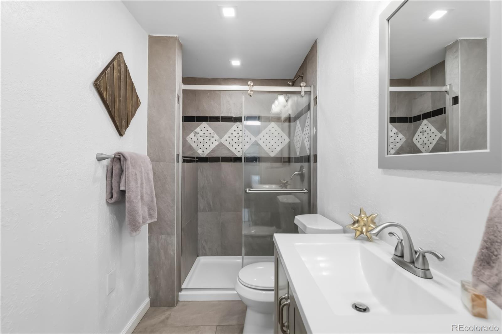 MLS Image #34 for 1225  roslyn street,denver, Colorado