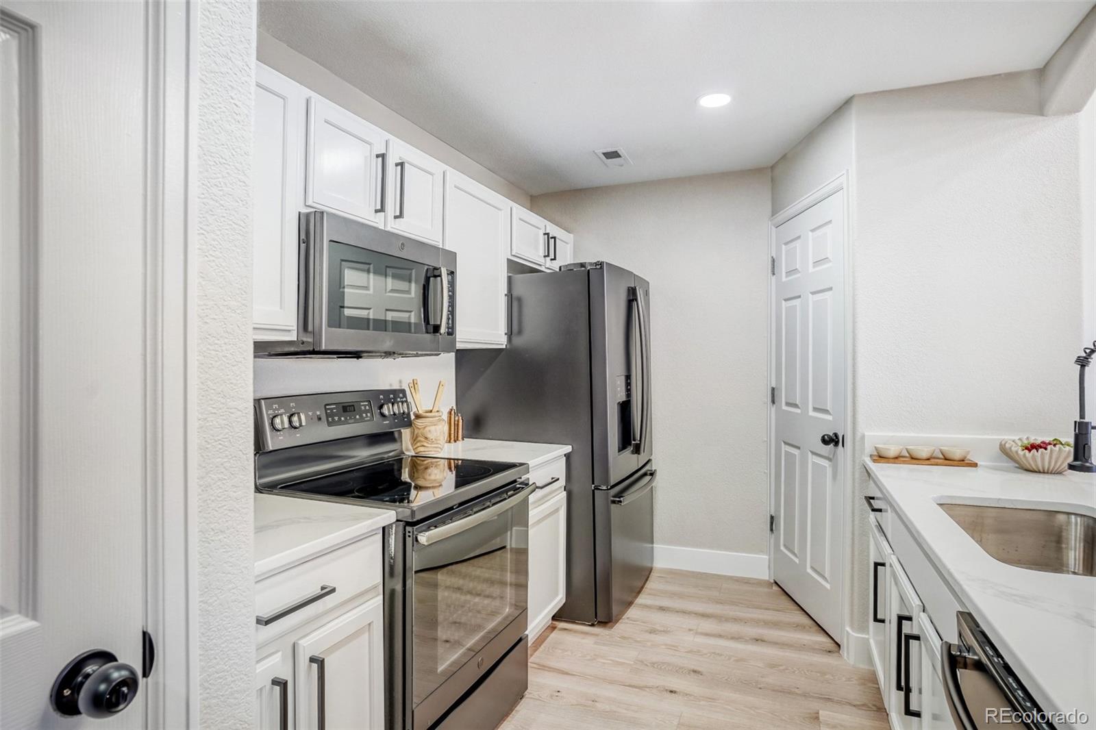 MLS Image #10 for 5255  memphis street,denver, Colorado