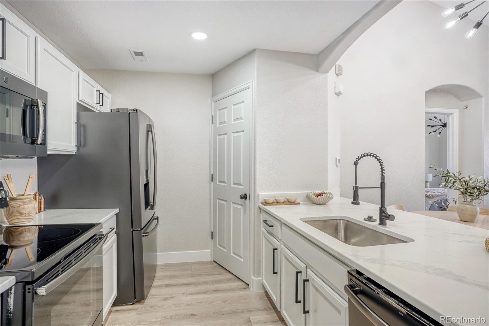 MLS Image #9 for 5255  memphis street,denver, Colorado