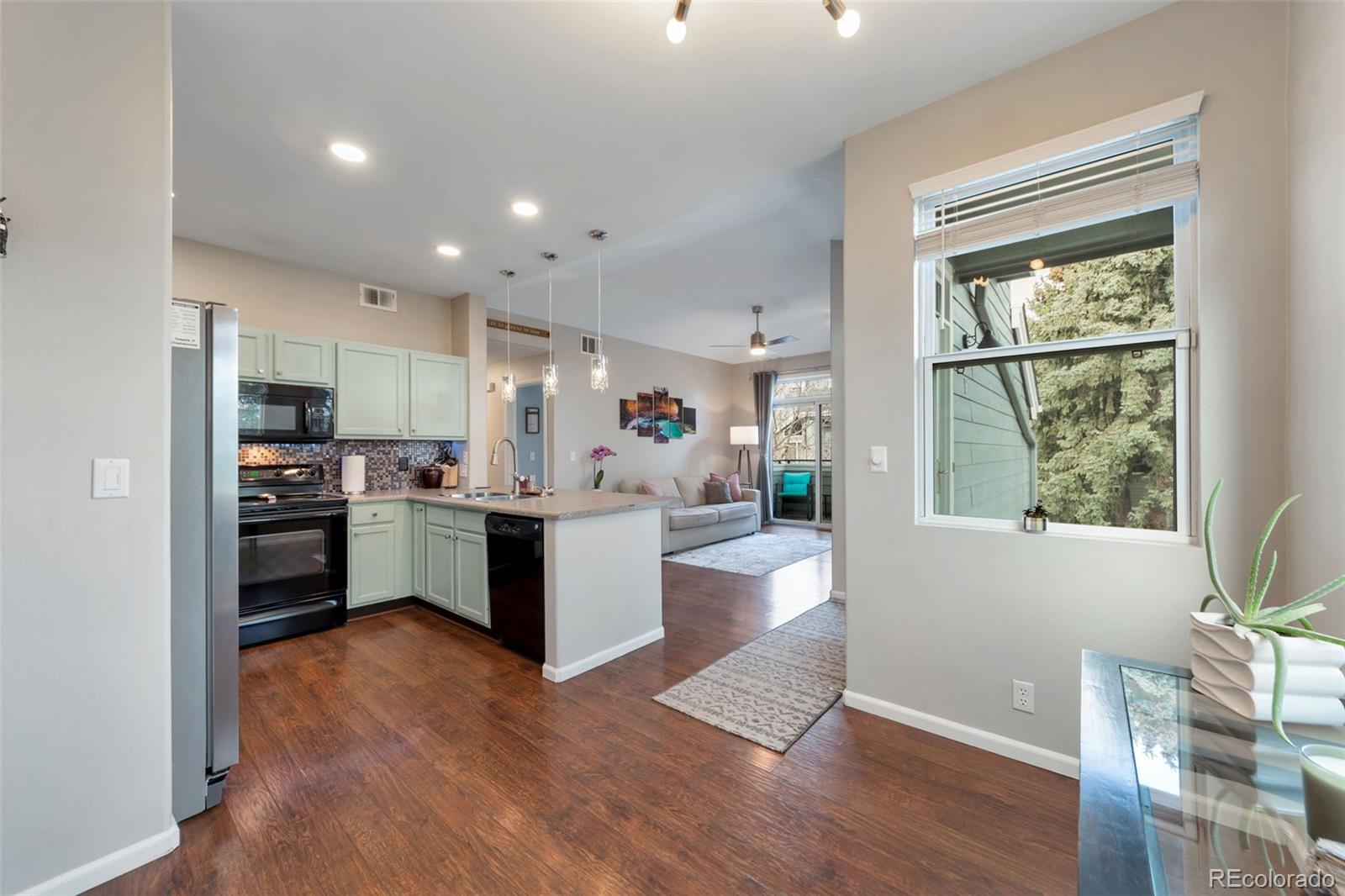 MLS Image #4 for 8500 e jefferson avenue 11f,denver, Colorado