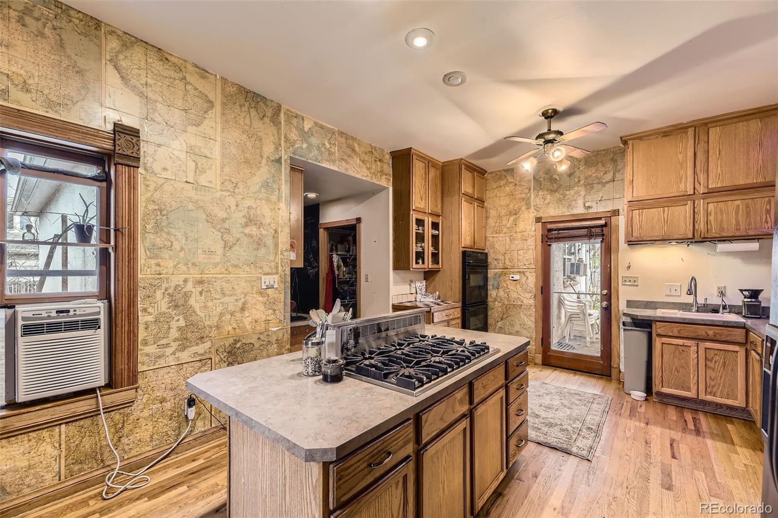 MLS Image #10 for 1824 s logan street,denver, Colorado