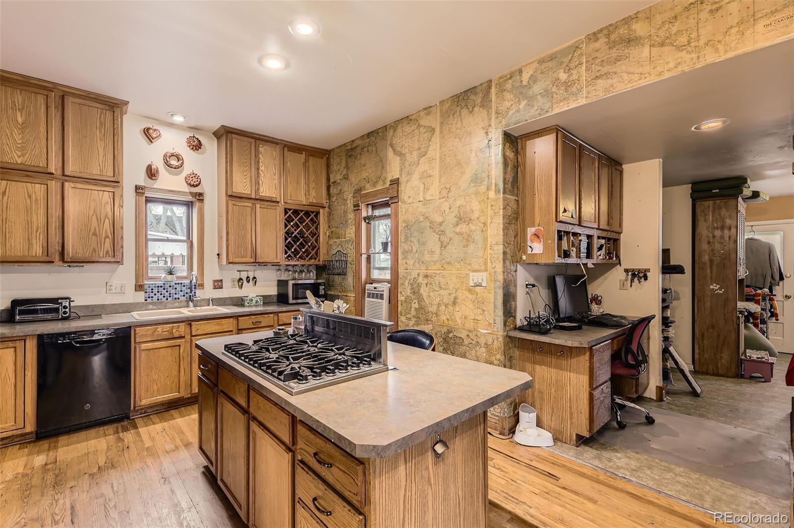 MLS Image #8 for 1824 s logan street,denver, Colorado