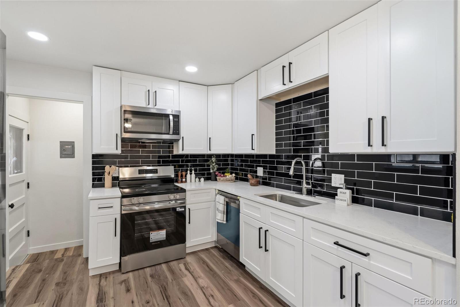MLS Image #9 for 1000  del norte street,denver, Colorado