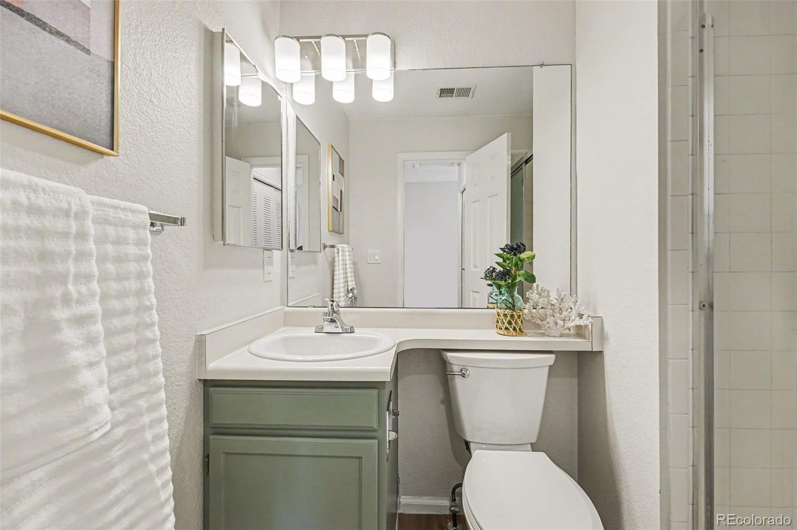 MLS Image #17 for 9175 w cedar drive e,lakewood, Colorado
