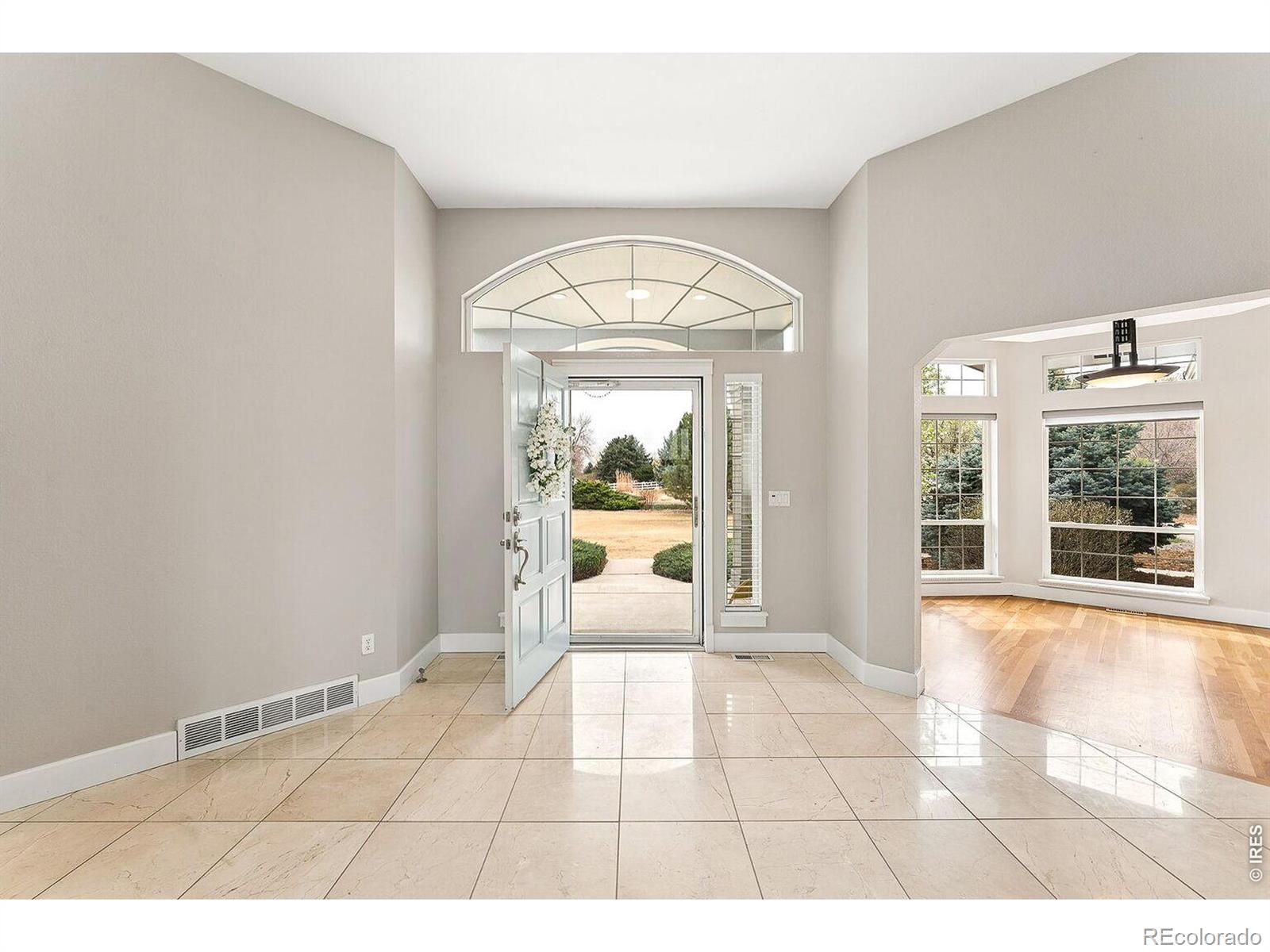 MLS Image #4 for 107  blue heron court,mead, Colorado