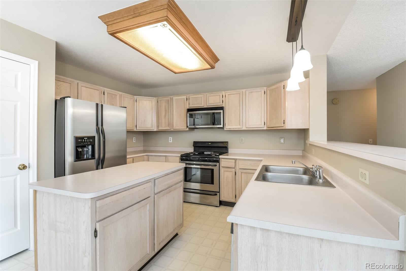 MLS Image #5 for 3677 s uravan street,aurora, Colorado