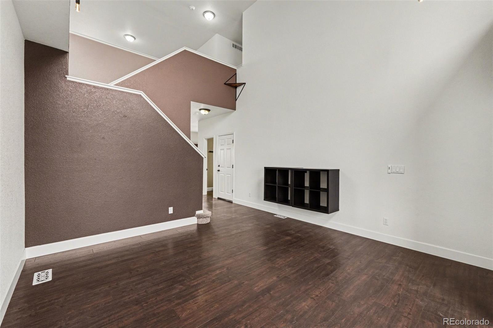 MLS Image #5 for 9737  eagle creek parkway,commerce city, Colorado