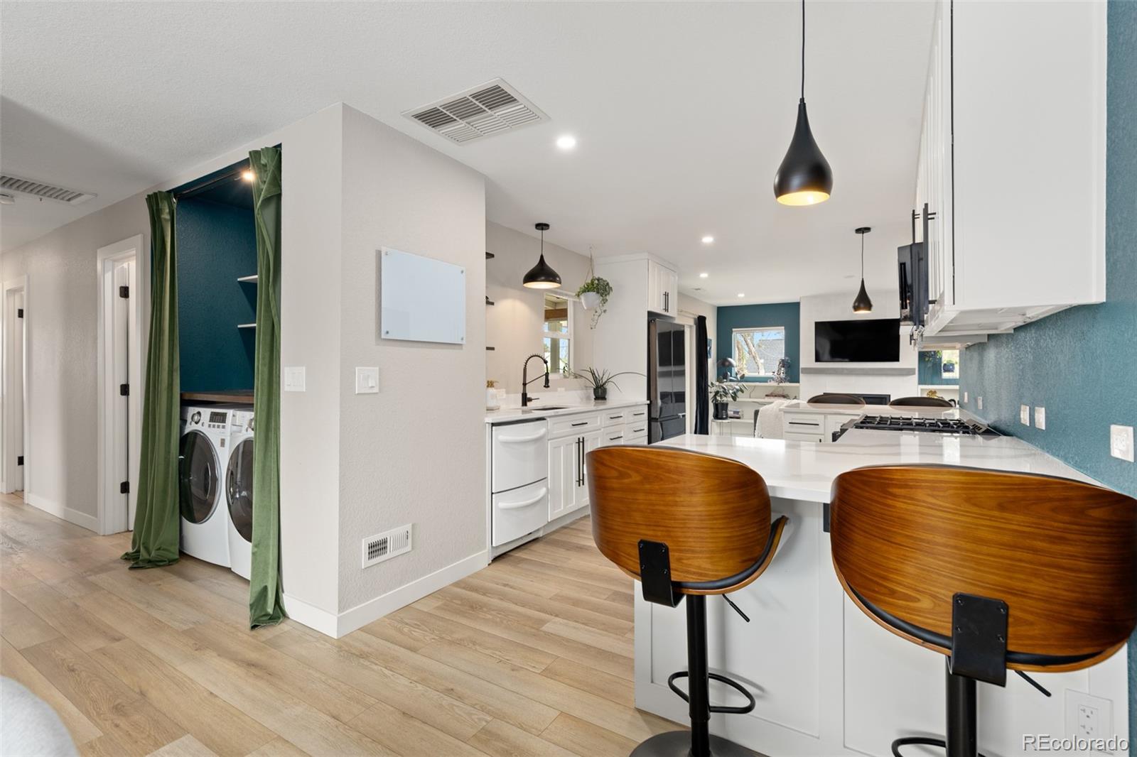 MLS Image #7 for 5231 e dartmouth avenue,denver, Colorado