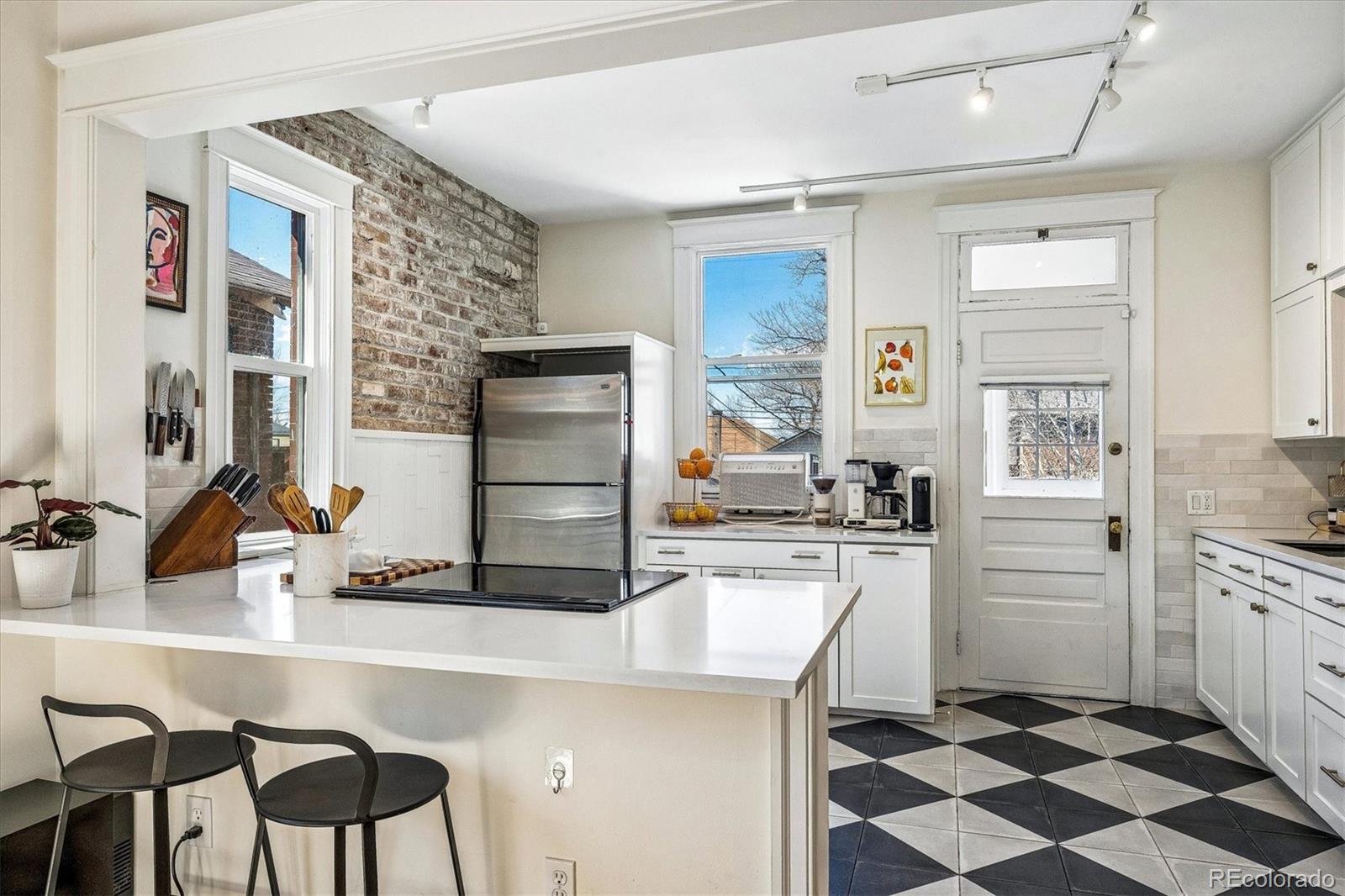 MLS Image #10 for 335 s emerson street,denver, Colorado
