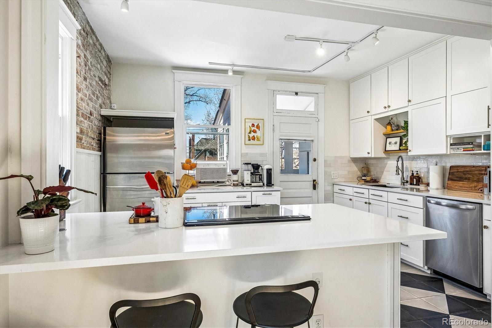 MLS Image #11 for 335 s emerson street,denver, Colorado