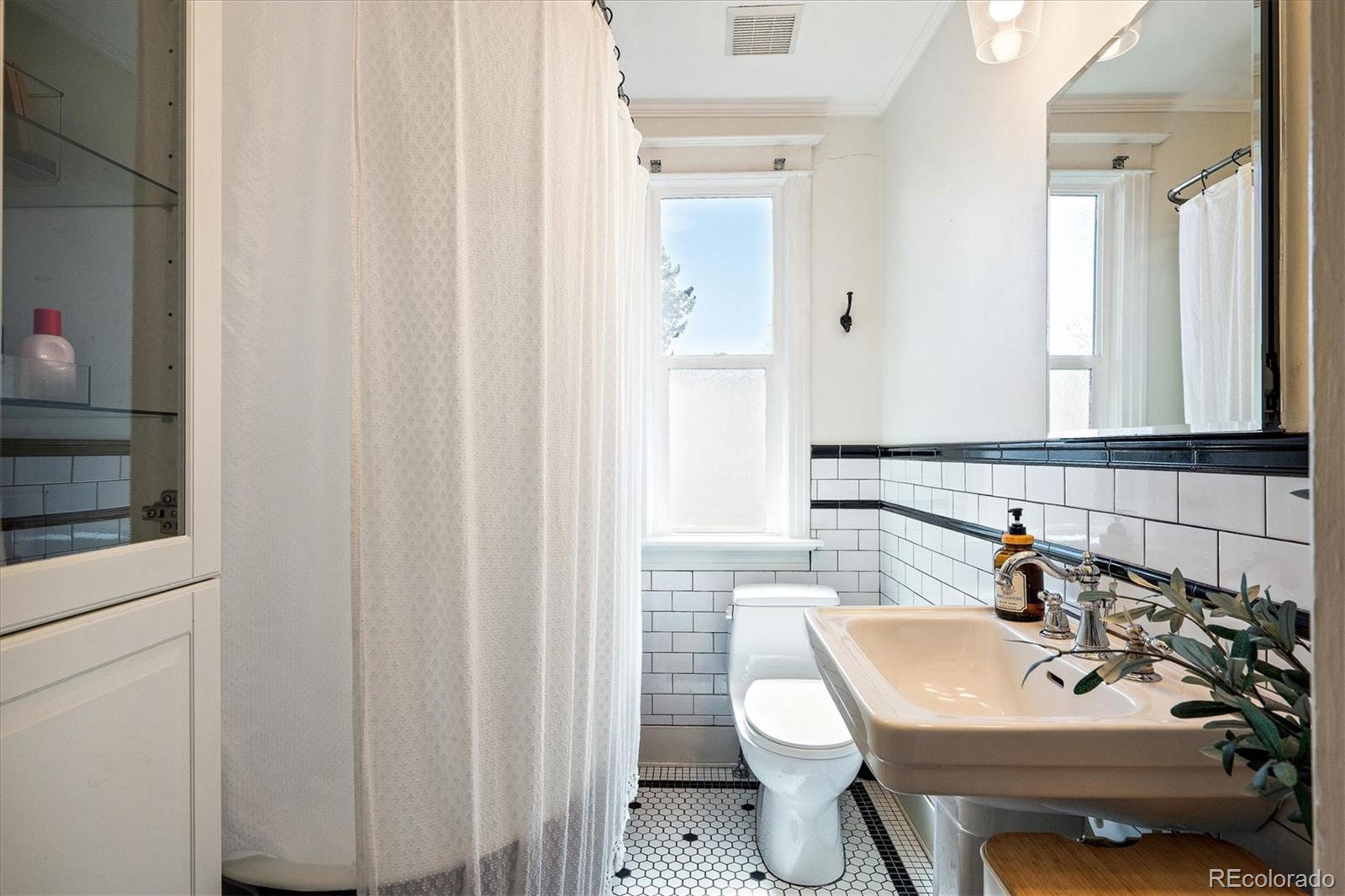 MLS Image #20 for 335 s emerson street,denver, Colorado