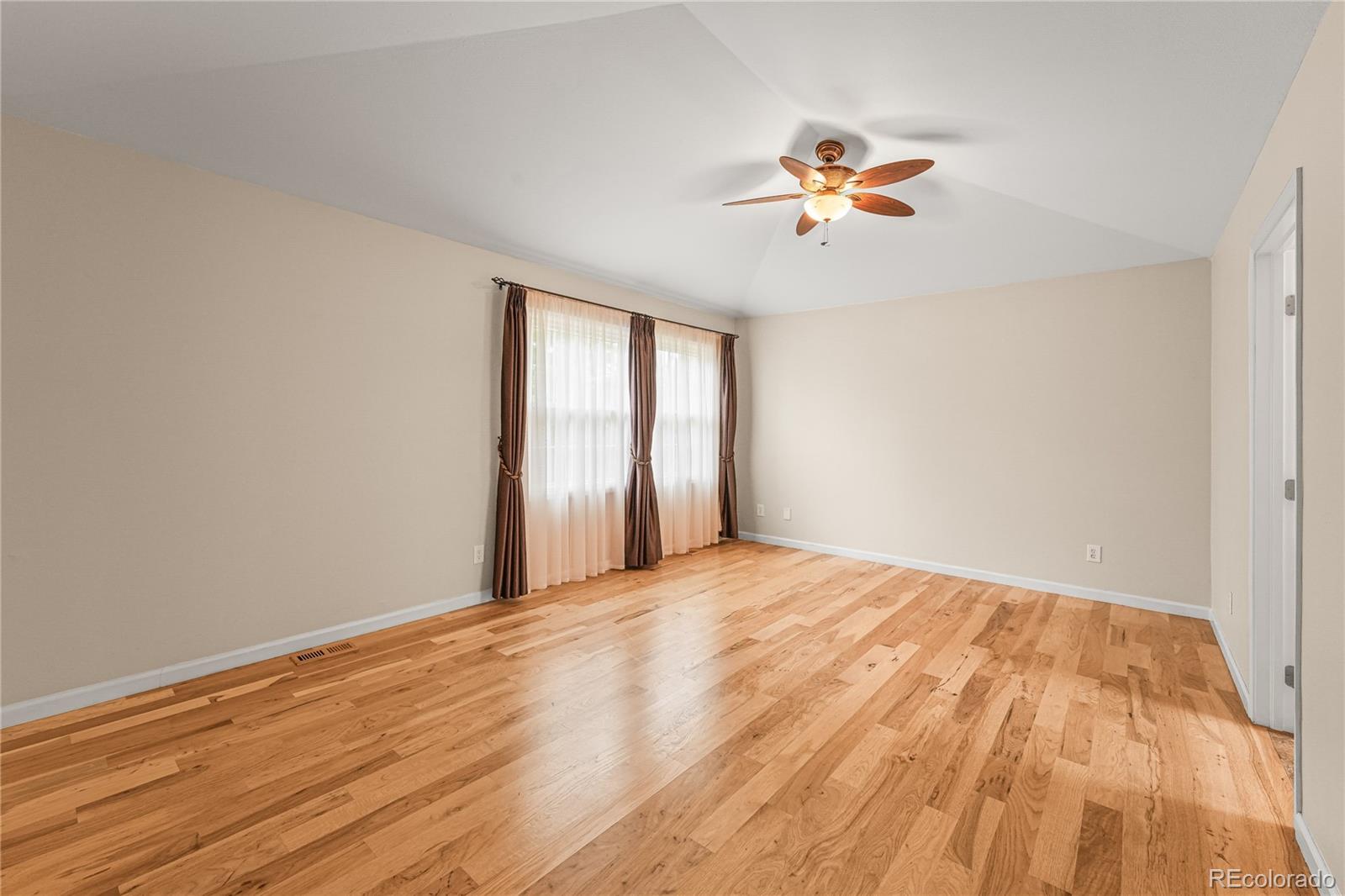 MLS Image #11 for 6129 s moline way,englewood, Colorado