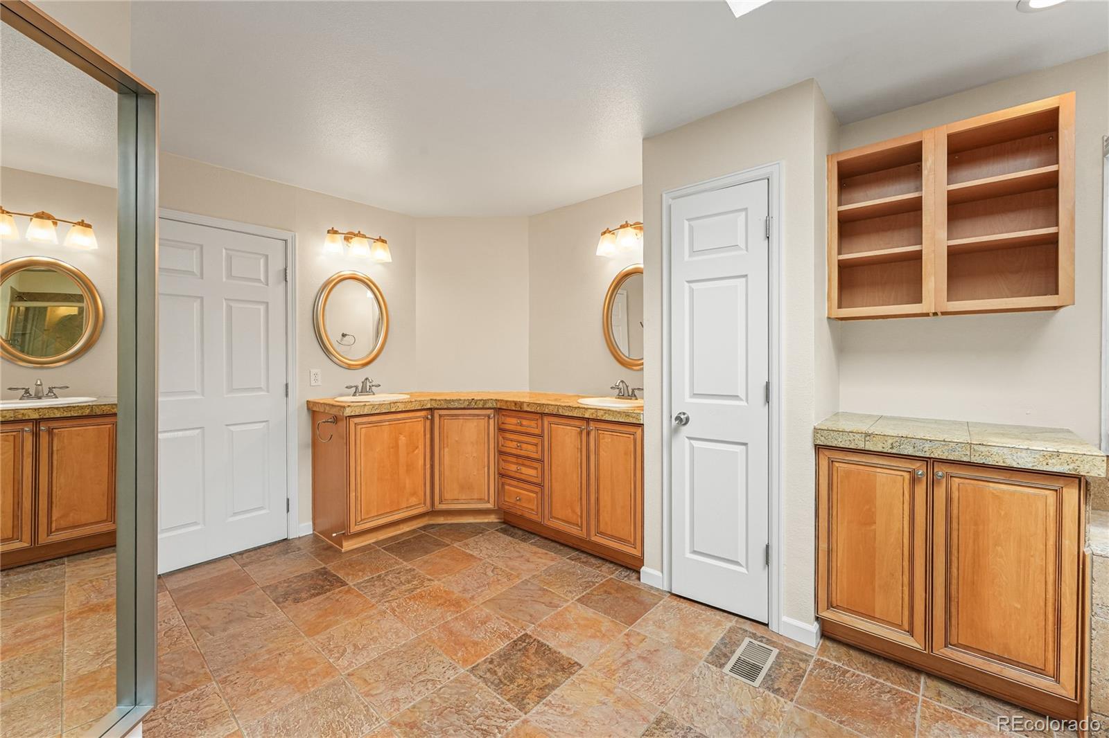 MLS Image #14 for 6129 s moline way,englewood, Colorado