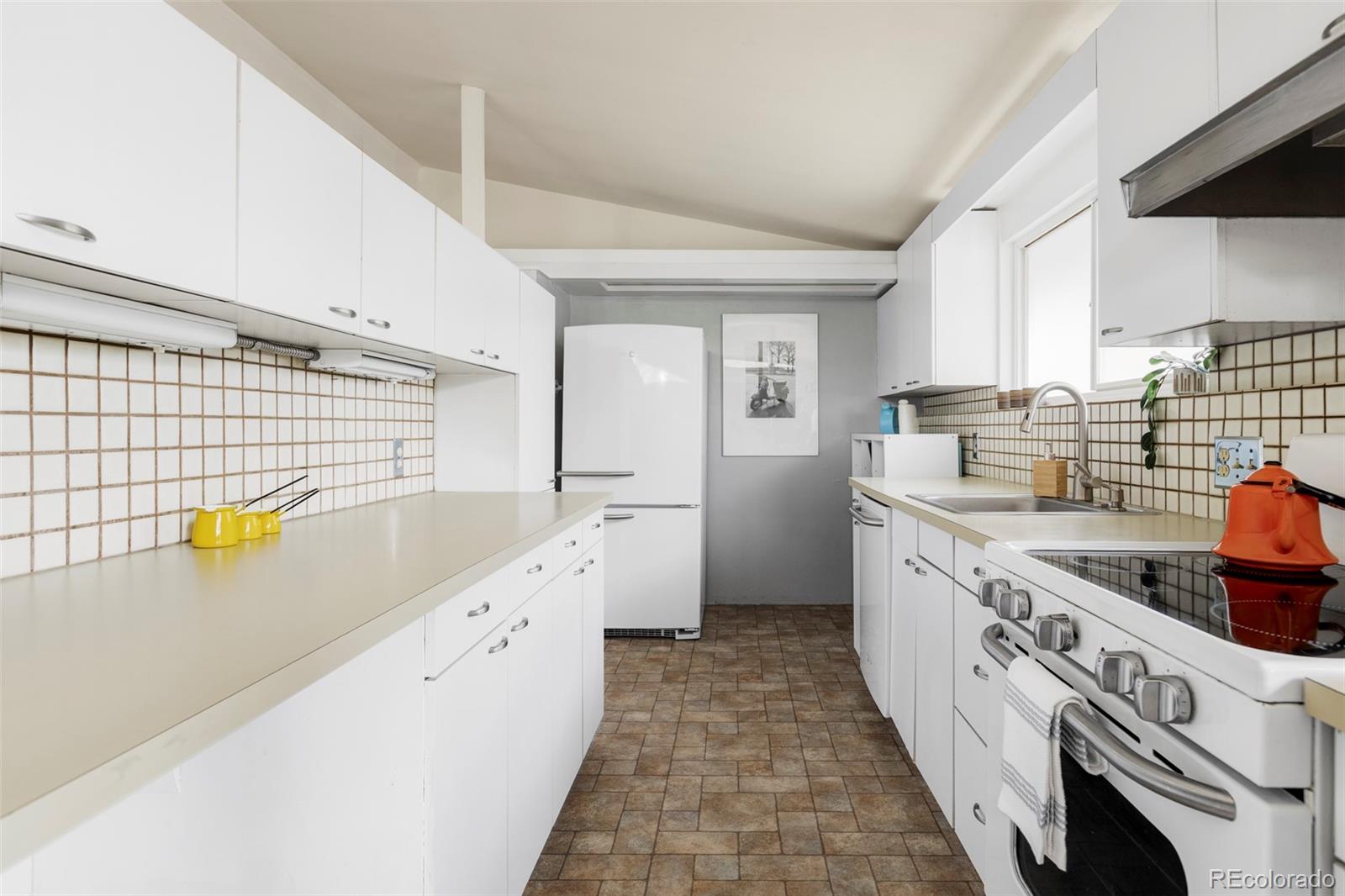 MLS Image #10 for 2515 s newton street,denver, Colorado