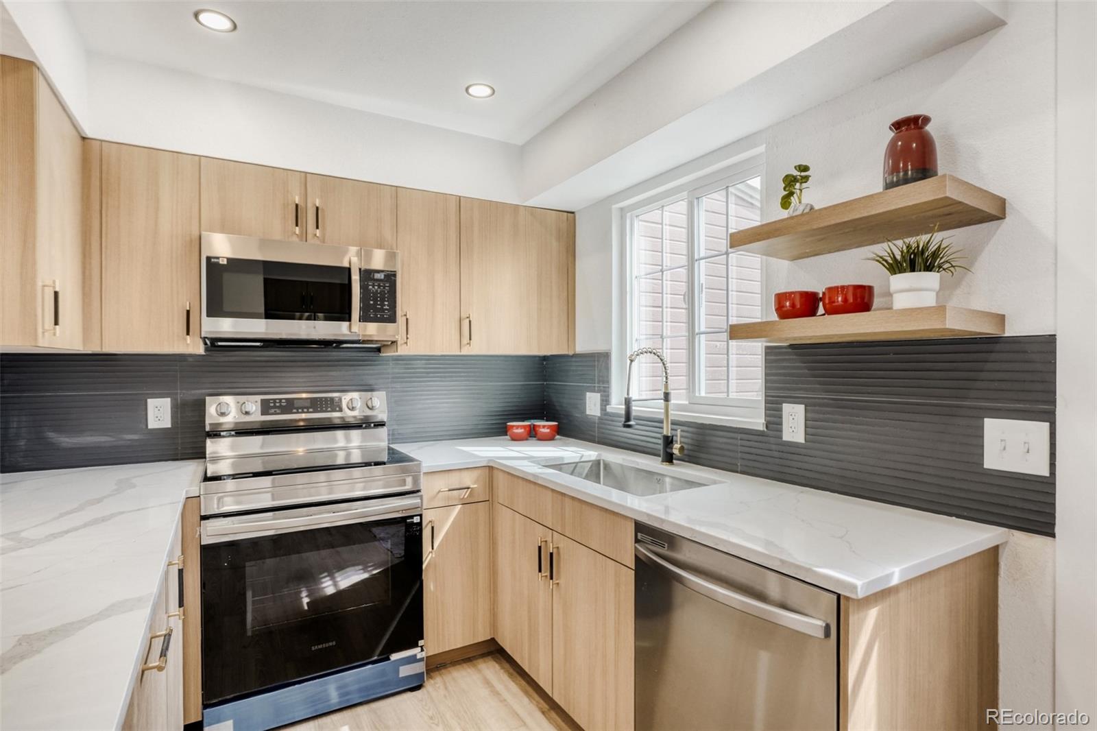 MLS Image #4 for 14272 e hawaii circle b,aurora, Colorado