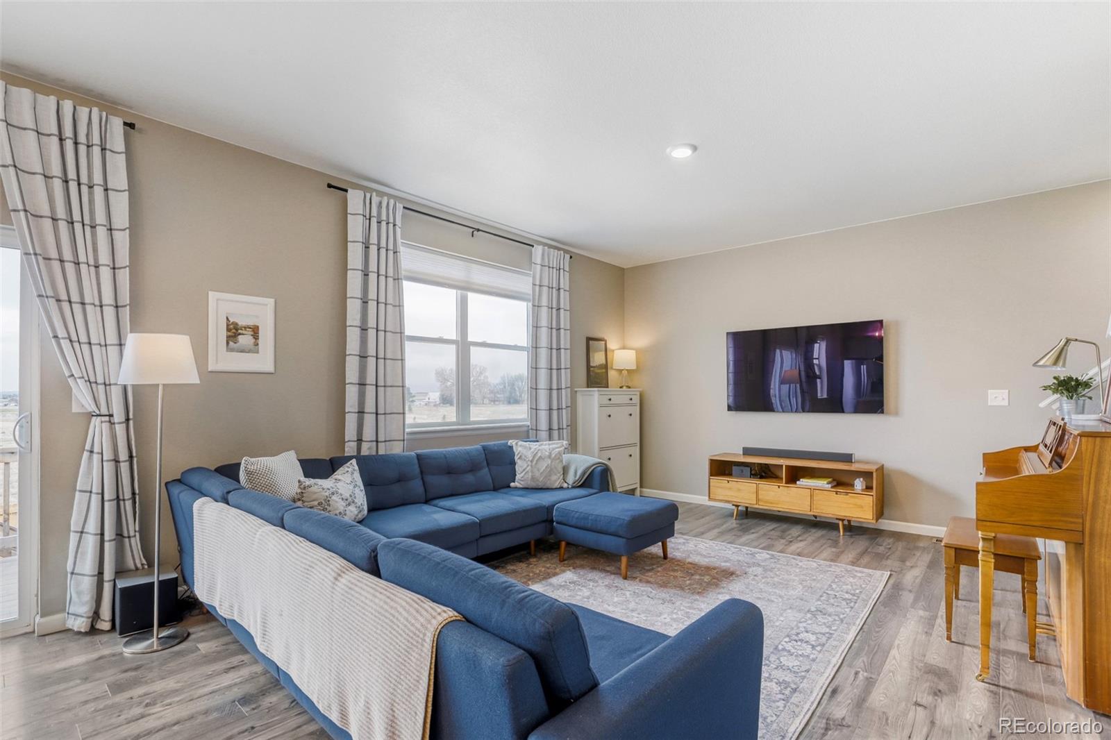 MLS Image #5 for 2078  pineywoods street,mead, Colorado