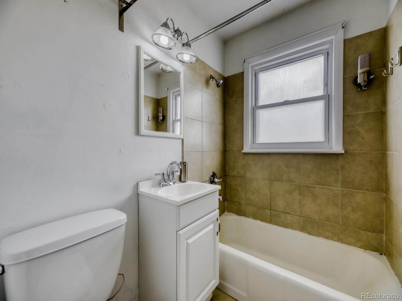 MLS Image #10 for 1105  leyden street,denver, Colorado