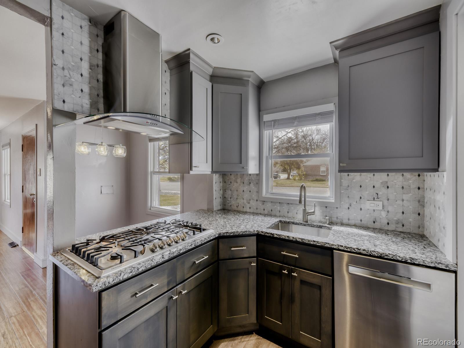 MLS Image #7 for 1105  leyden street,denver, Colorado