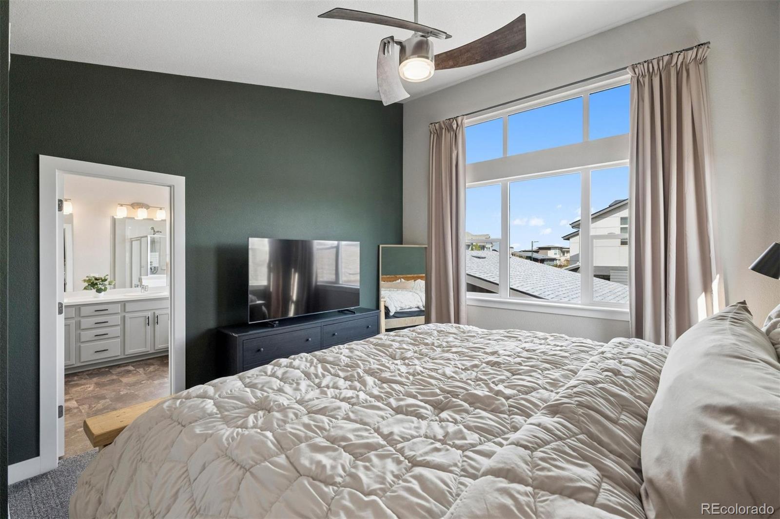 MLS Image #16 for 5870  boston street,denver, Colorado