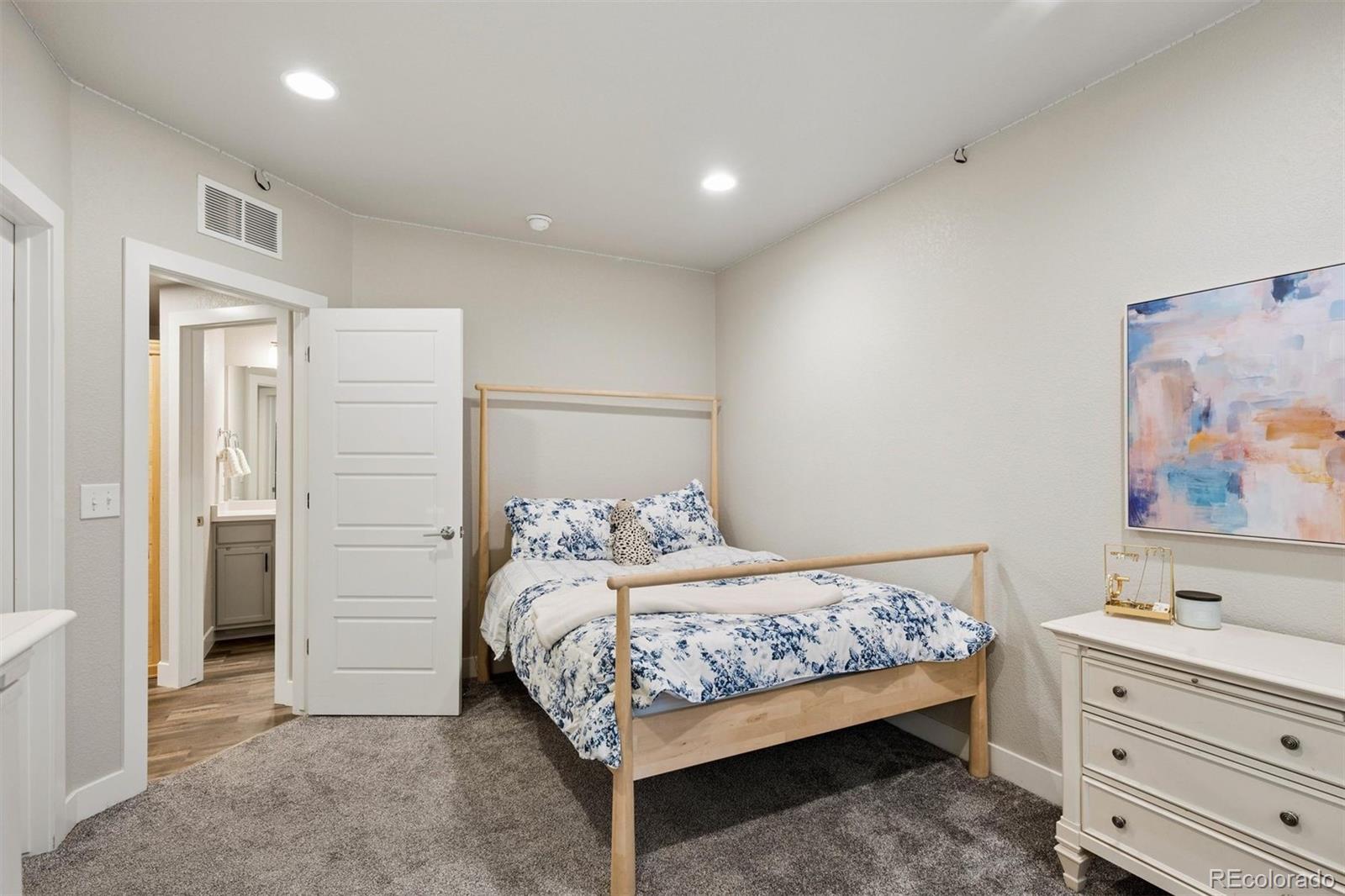 MLS Image #29 for 5870  boston street,denver, Colorado