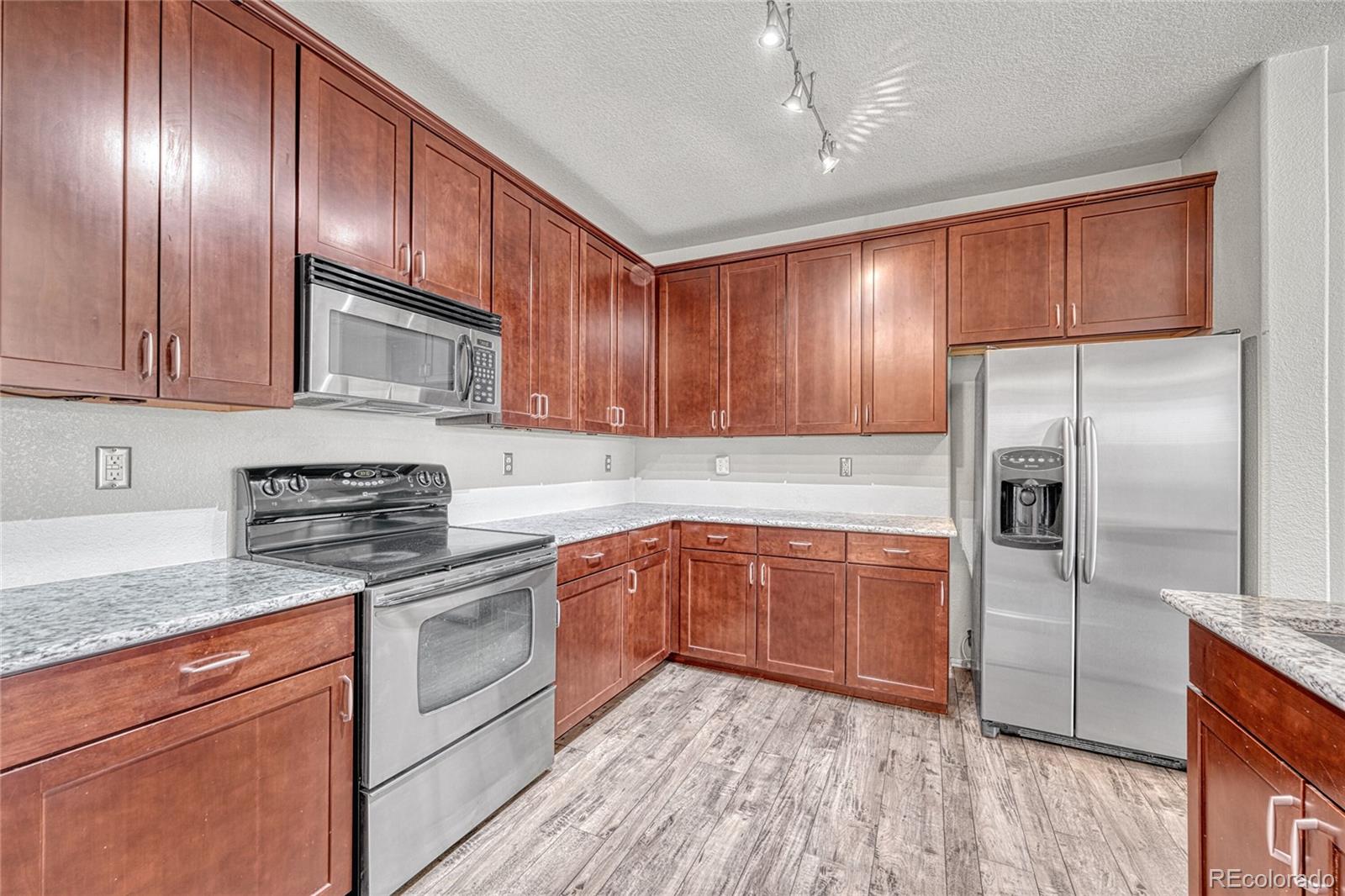 MLS Image #3 for 15540  canyon gulch lane 210,englewood, Colorado